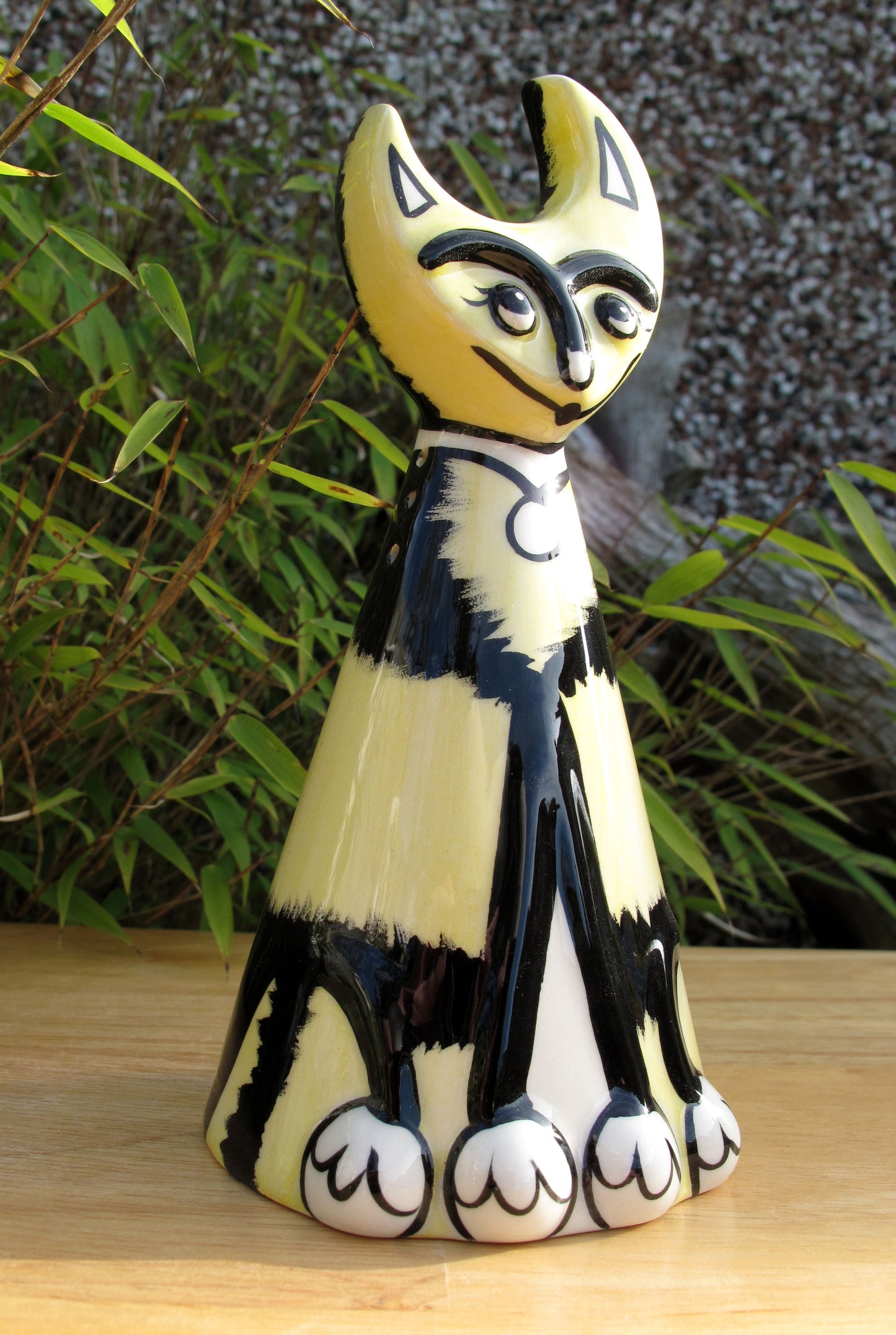 Lorna Bailey MOONY 16th Collectors Club Piece February 2005 Sugar Shaker Sifter