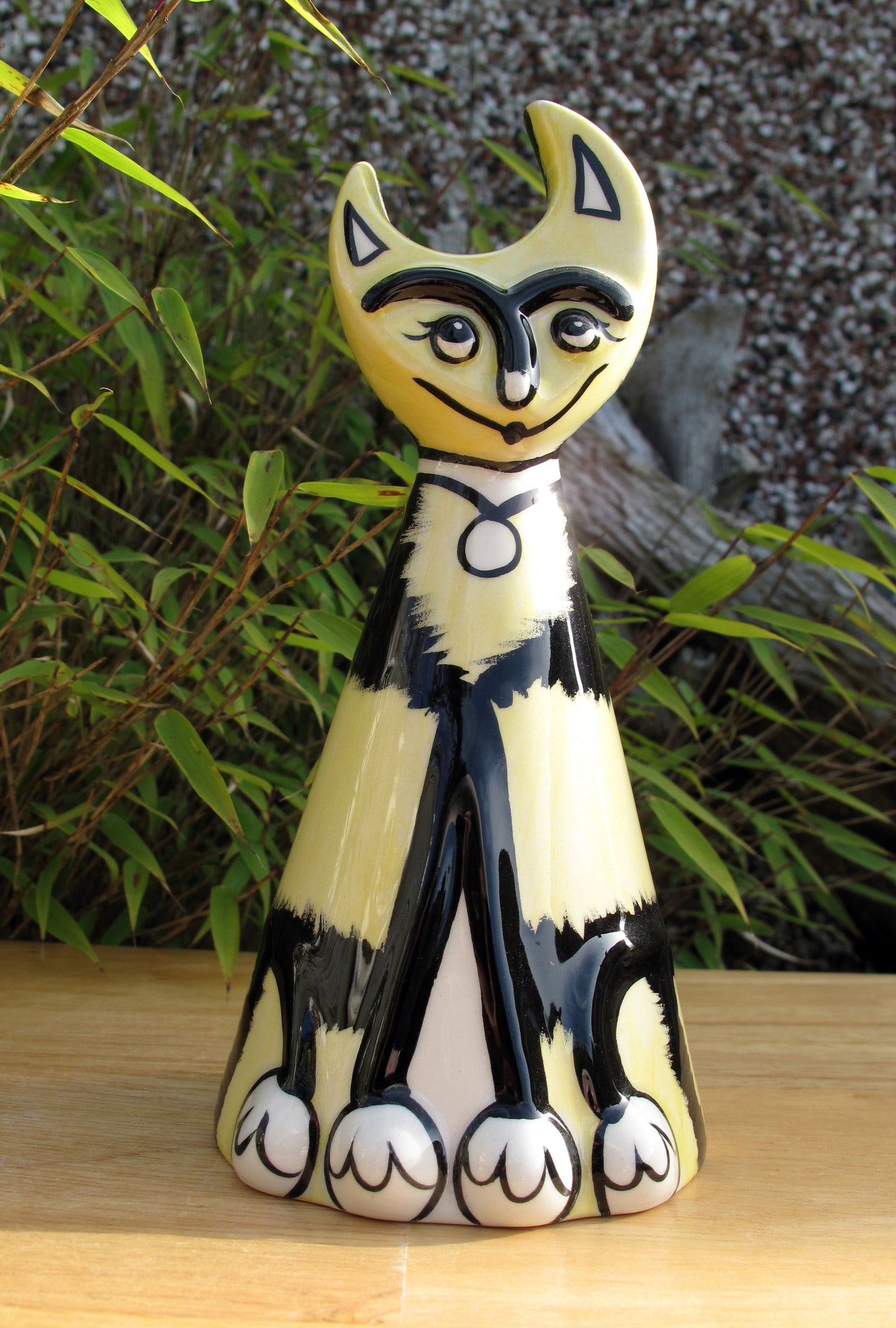 Lorna Bailey MOONY 16th Collectors Club Piece February 2005 Sugar Shaker Sifter