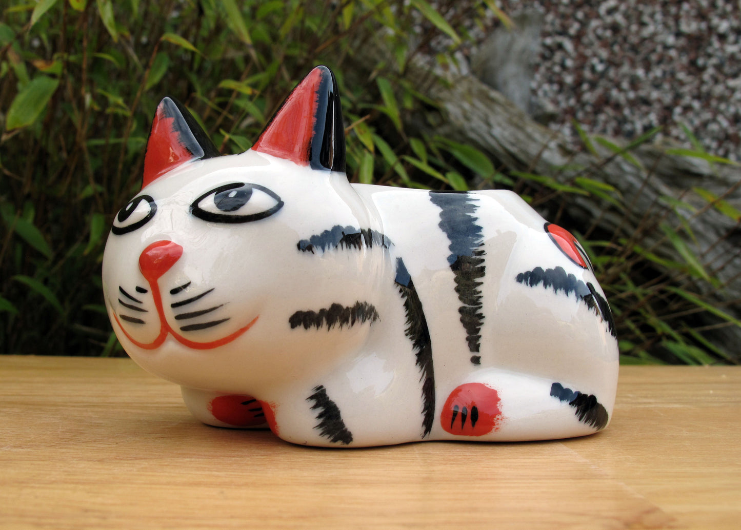 Lorna Bailey Cat Egg Cup Limited Edition 5/100 March 2002 (Ref Catalogue 1 Book)