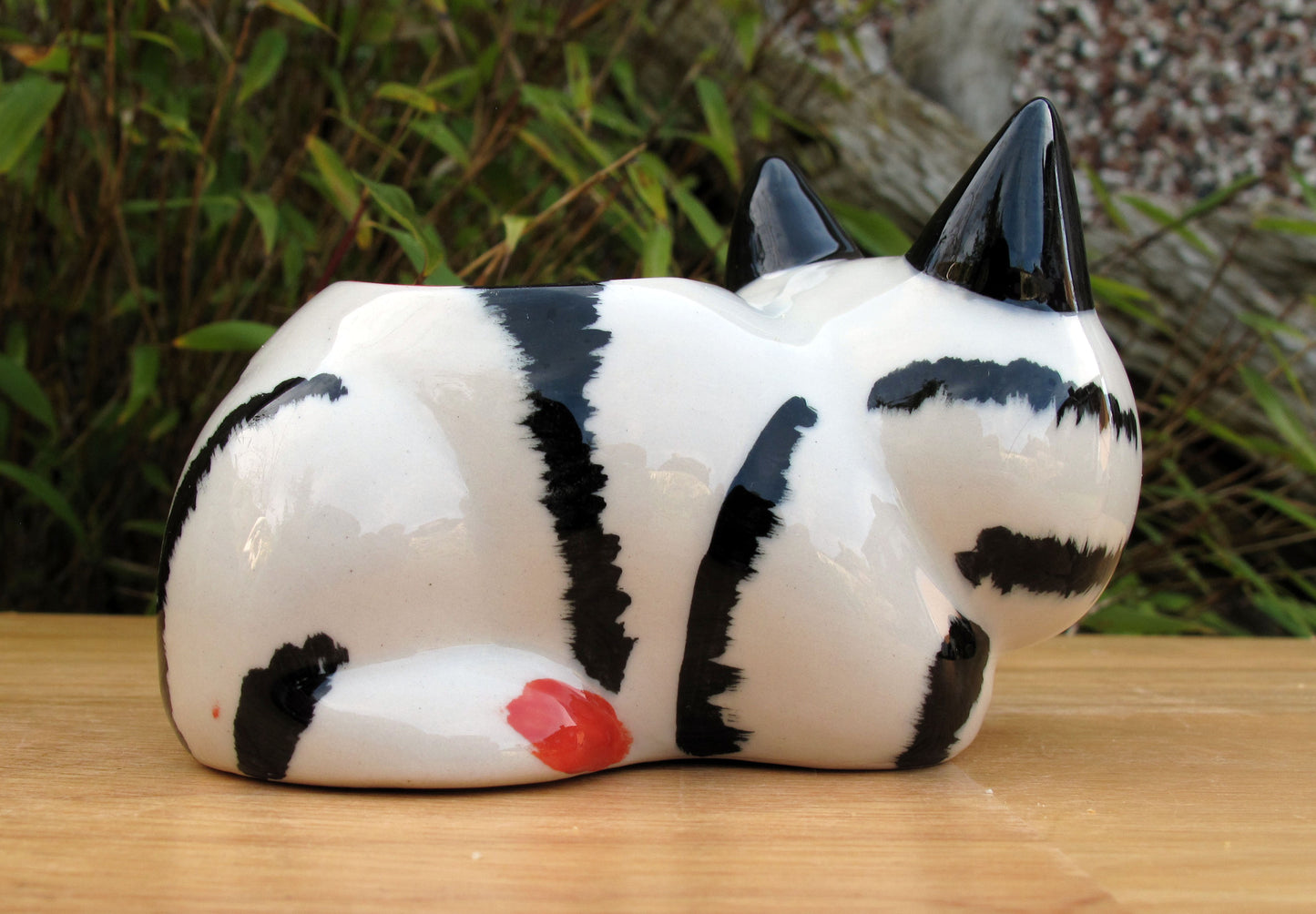Lorna Bailey Female ( Queen ) Cat Egg Cup Limited Edition 11/100 Easter
