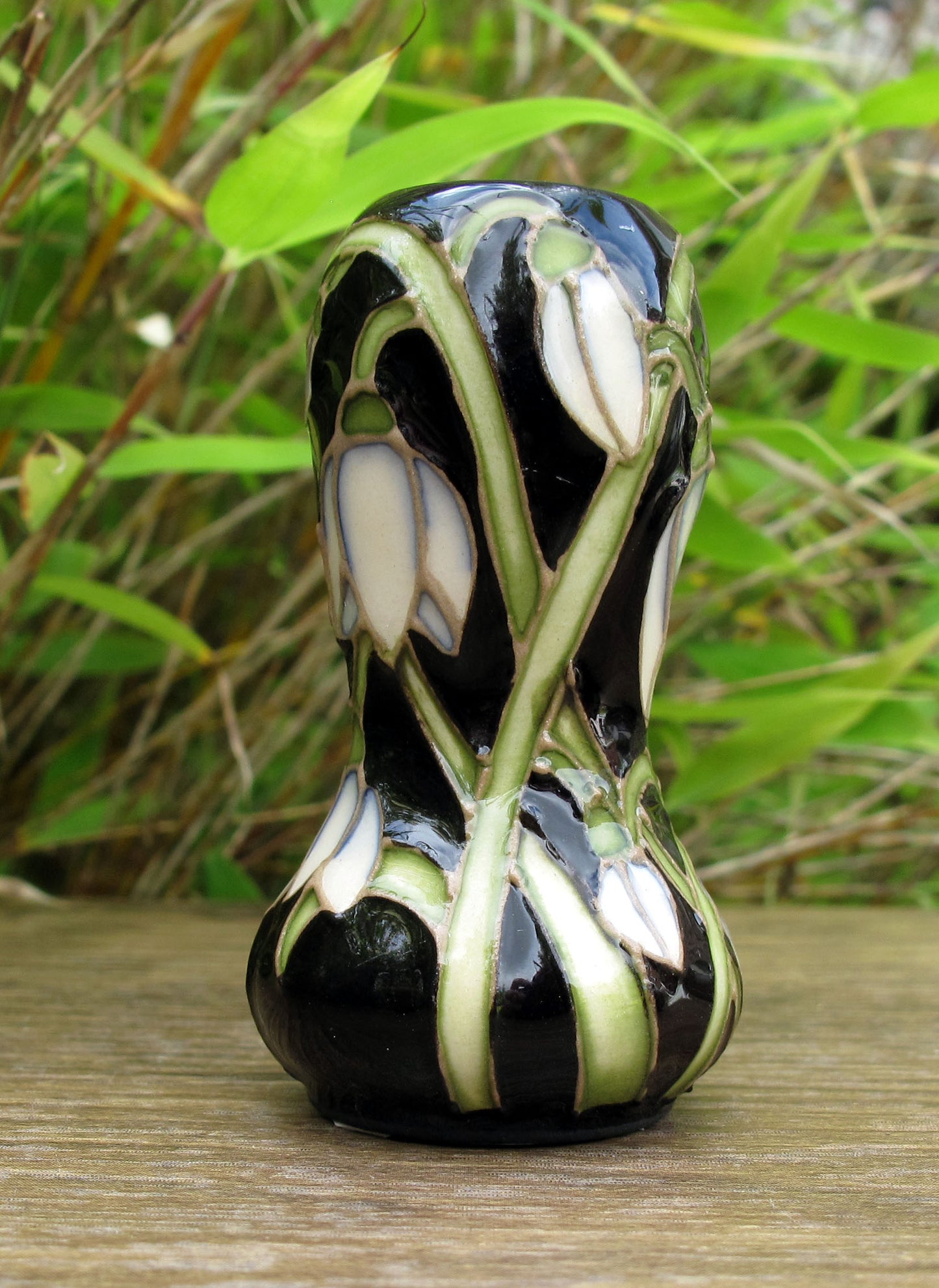 Moorcroft Exquisite DROPS OF SNOW Miniature Vase 92/2 Retail Price £198 Snowdrops
