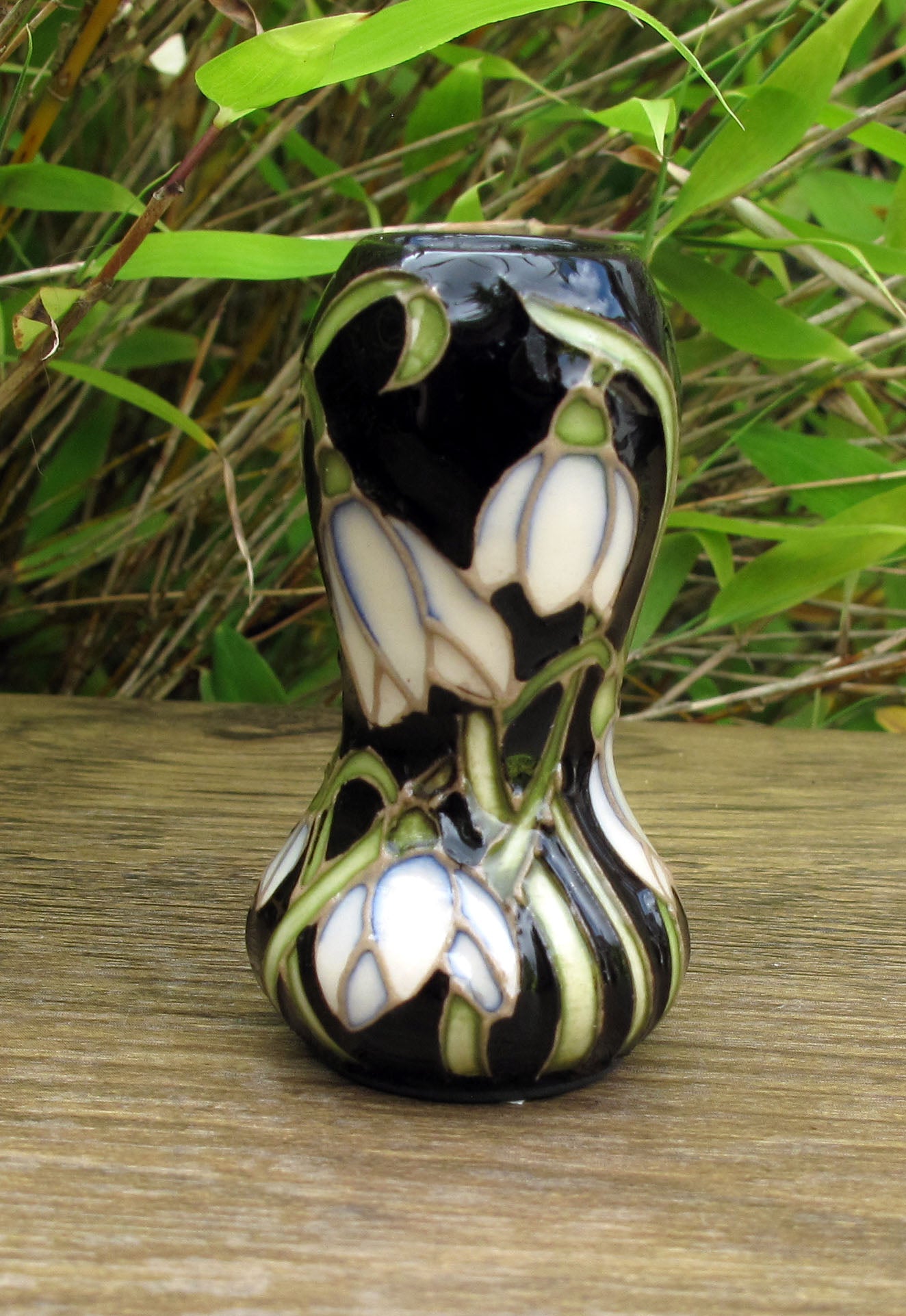 Moorcroft Exquisite DROPS OF SNOW Miniature Vase 92/2 Retail Price £198 Snowdrops
