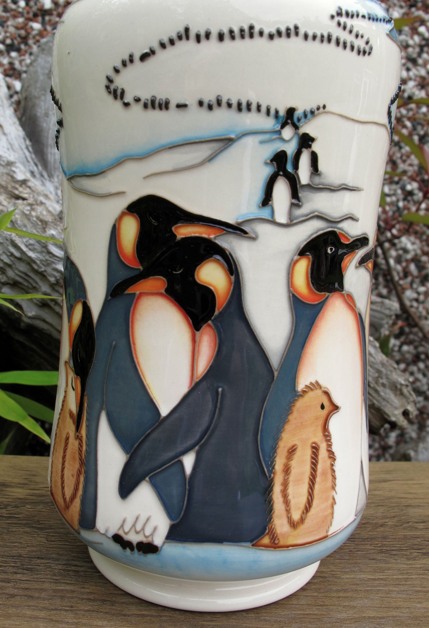 Moorcroft Exquisite KINGS OF ANTARTICA Vase 98/8 Number 9. Retail Price £760