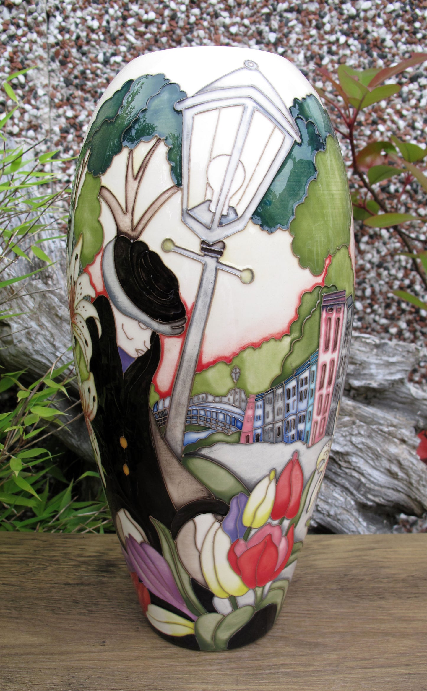 Moorcroft THE FLOWER SELLER Vase 101/12 Limited Edition 24/25 Retail Price £1595