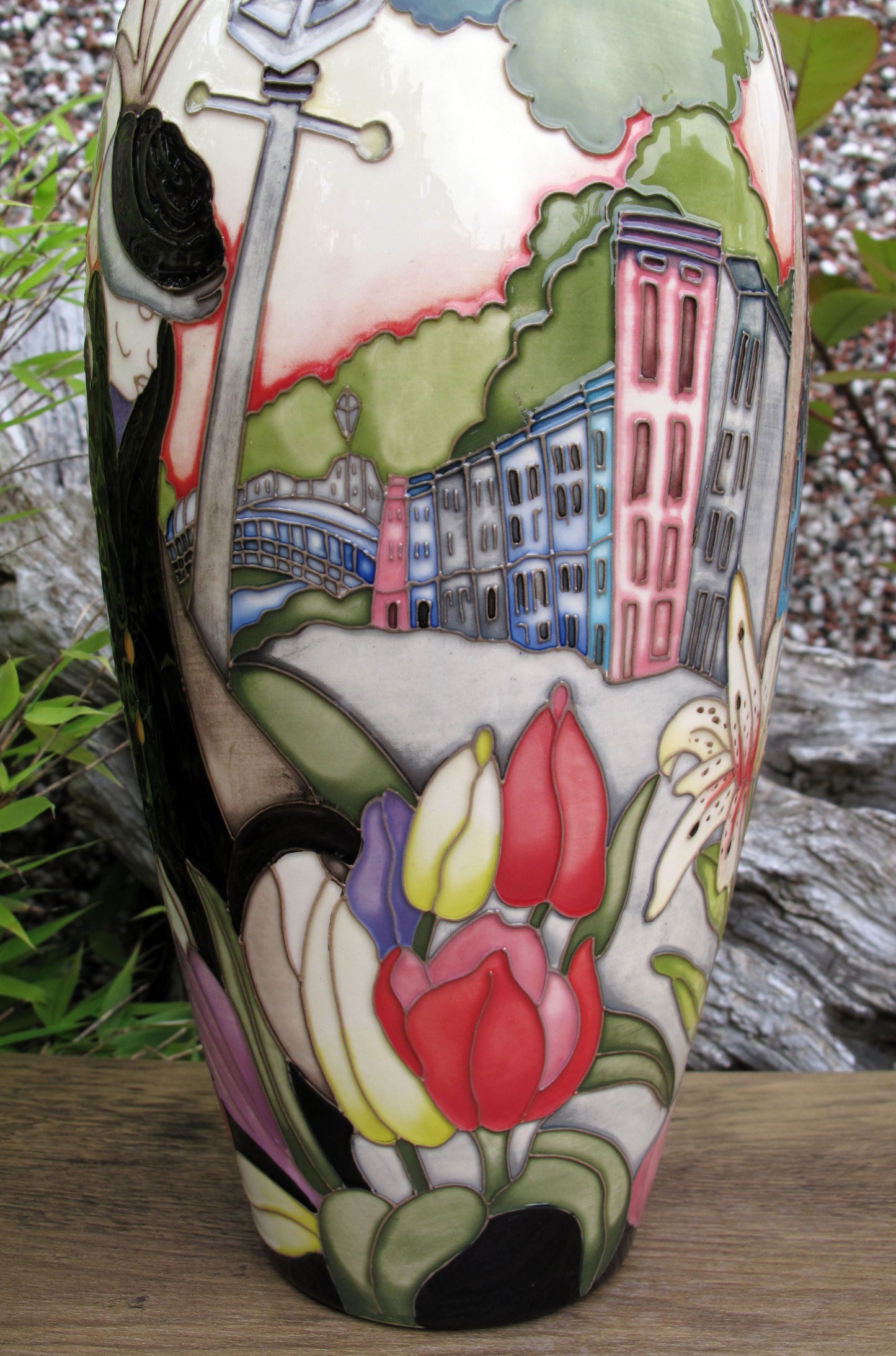 Moorcroft THE FLOWER SELLER Vase 101/12 Limited Edition 24/25 Retail Price £1595