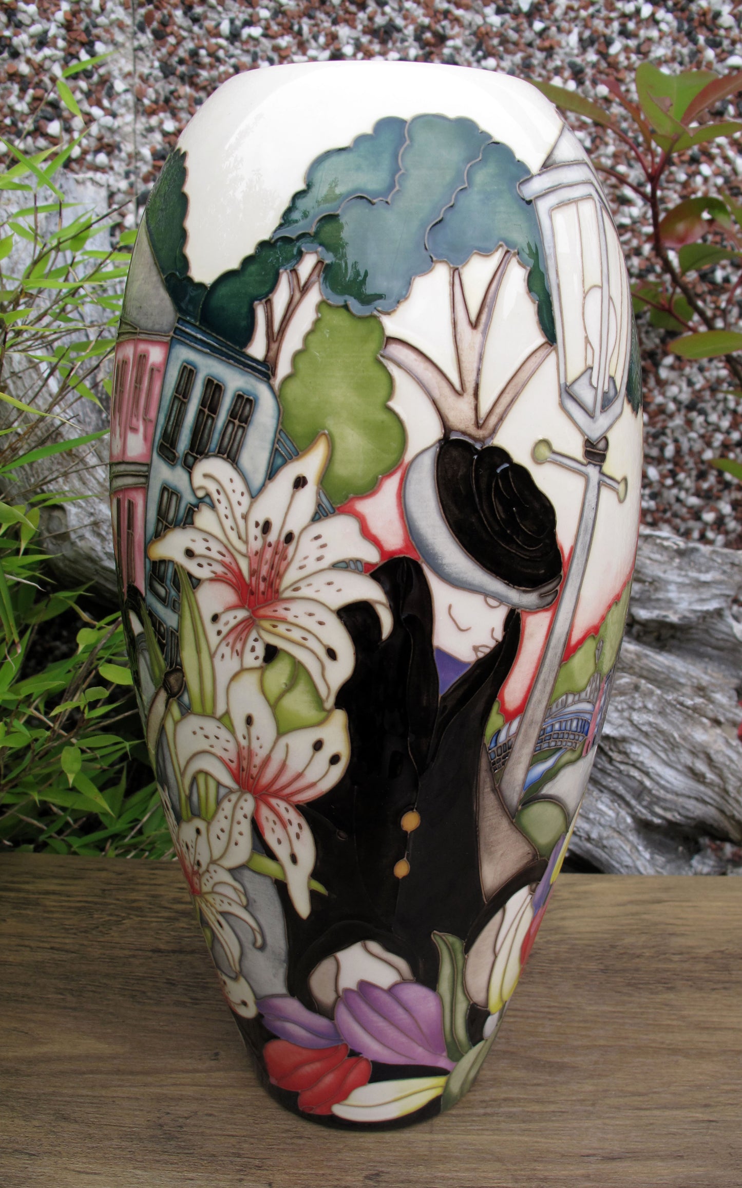 Moorcroft THE FLOWER SELLER Vase 101/12 Limited Edition 24/25 Retail Price £1595