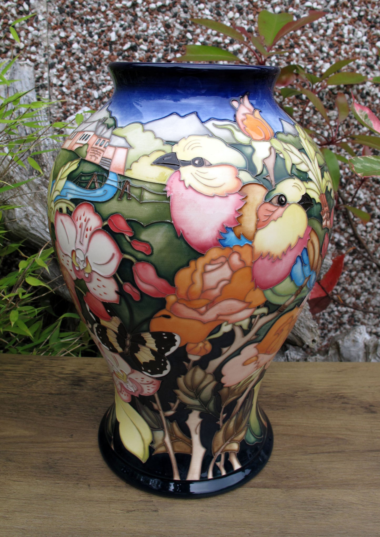 Moorcroft SAGANA LODGE Vase 65/12 Limited Edition 22/30 Retail Price £2195 Birds