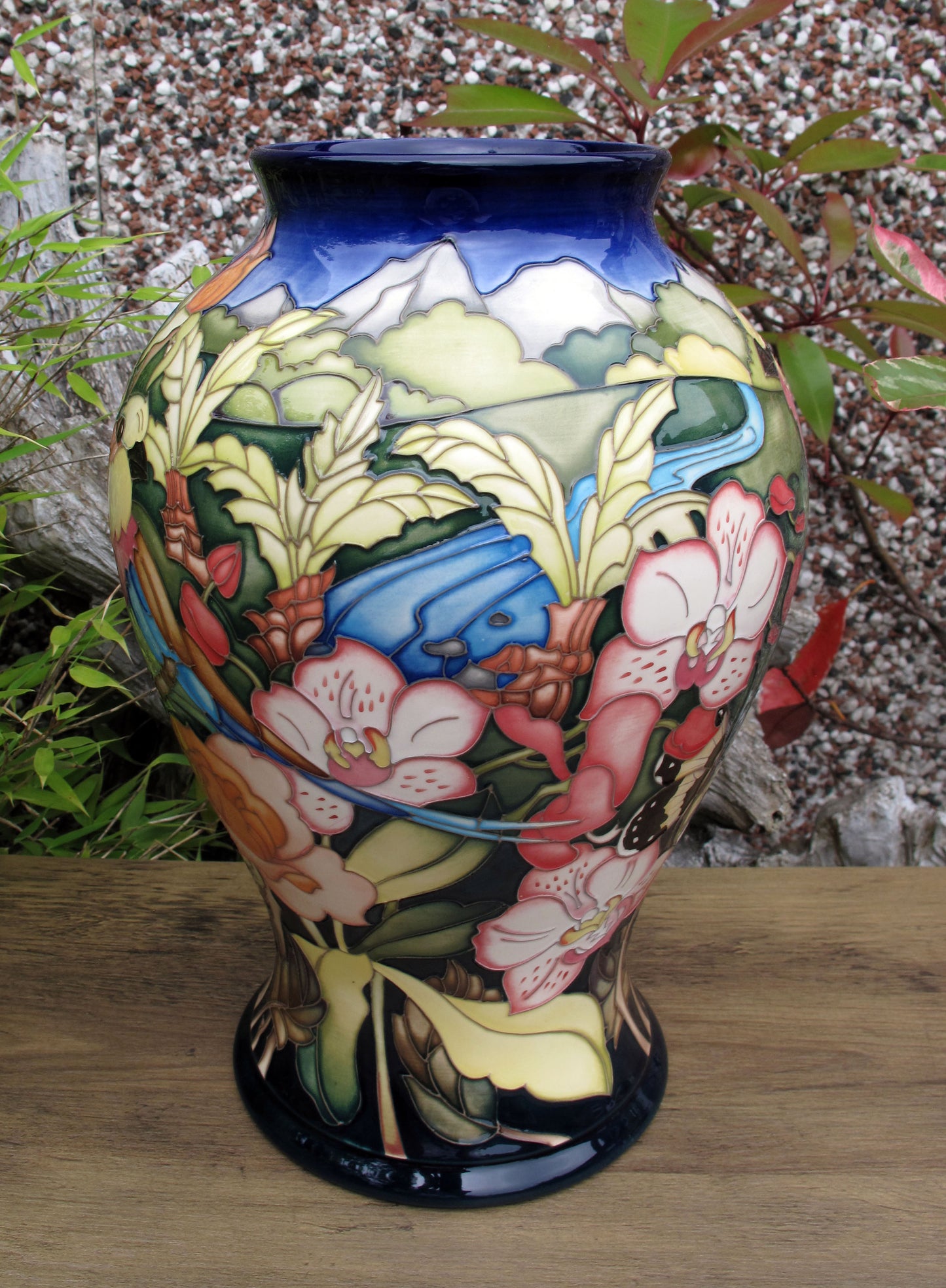 Moorcroft SAGANA LODGE Vase 65/12 Limited Edition 22/30 Retail Price £2195 Birds