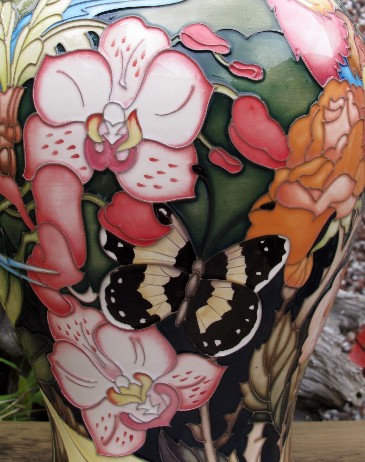 Moorcroft SAGANA LODGE Vase 65/12 Limited Edition 22/30 Retail Price £2195 Birds