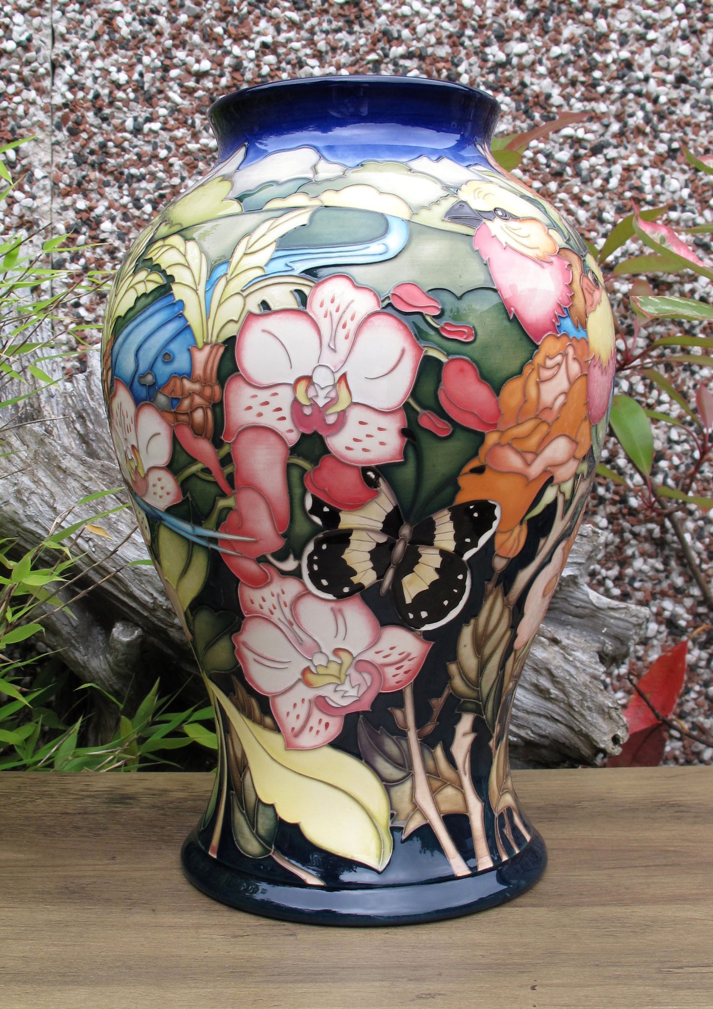 Moorcroft SAGANA LODGE Vase 65/12 Limited Edition 22/30 Retail Price £2195 Birds