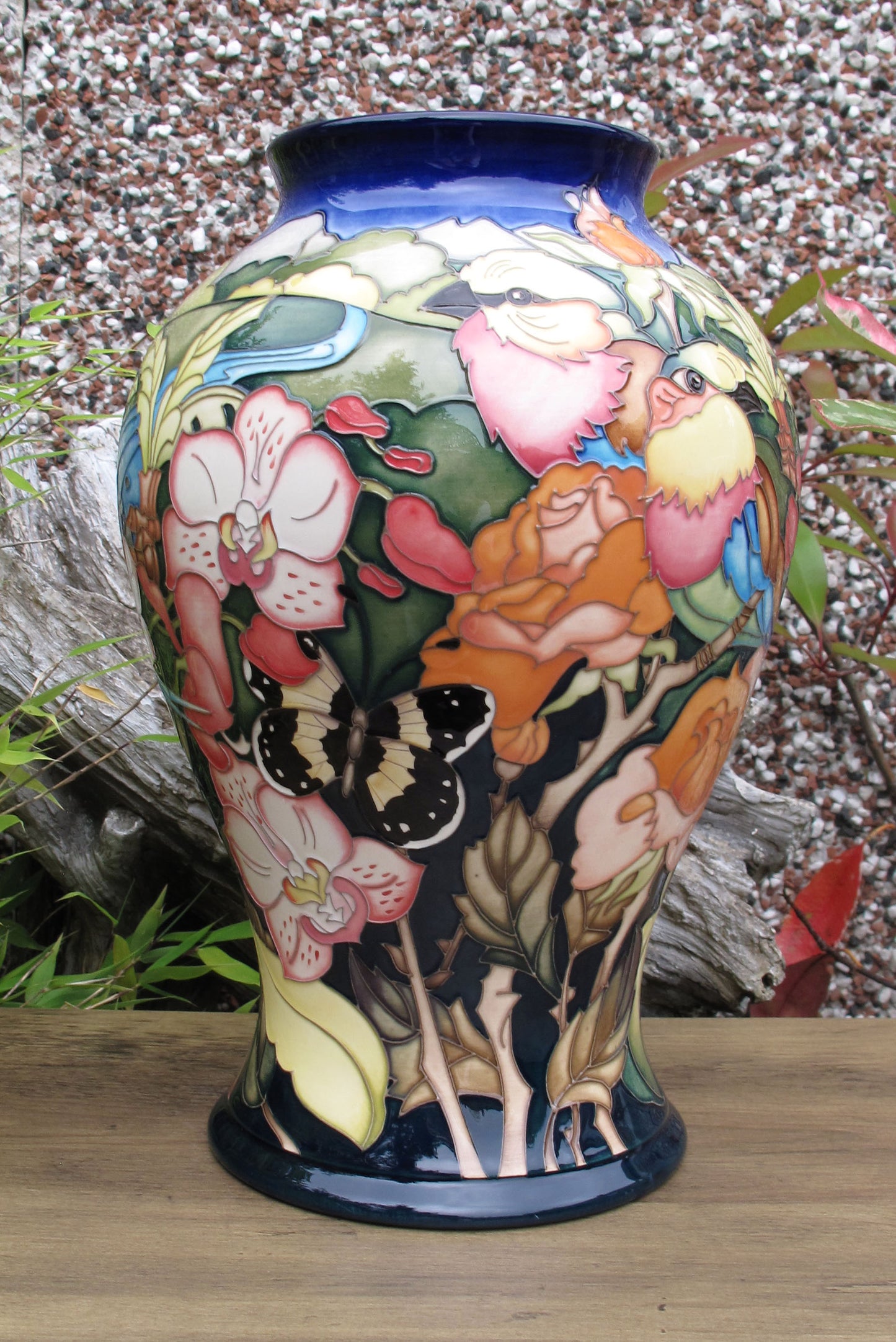 Moorcroft SAGANA LODGE Vase 65/12 Limited Edition 22/30 Retail Price £2195 Birds