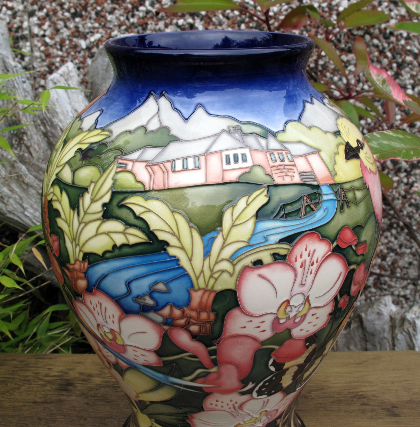 Moorcroft SAGANA LODGE Vase 65/12 Limited Edition 22/30 Retail Price £2195 Birds