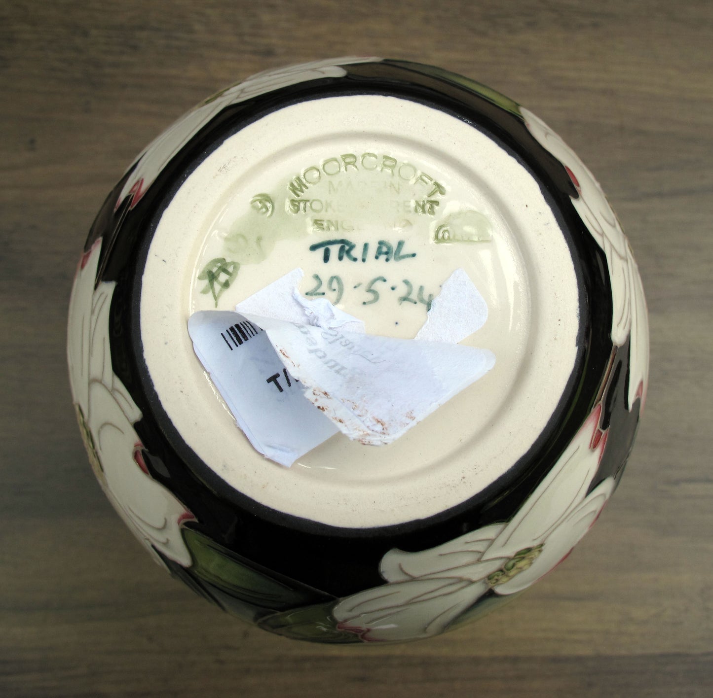 Moorcroft Very Rare WILLIAMSBURG Vase 117/7 Trial Date 29.5.24 Retail Price £895