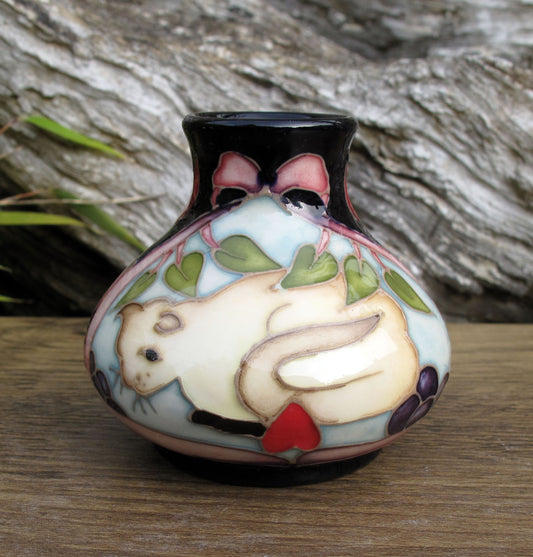 Moorcroft Exquisite LOVE LITTLE KITTY Miniature Vase 32/2 Retail Price £228