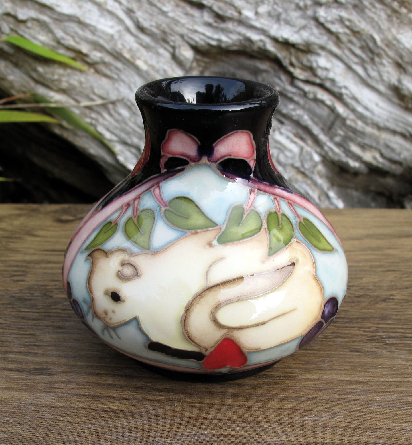 Moorcroft Exquisite LOVE LITTLE KITTY Miniature Vase 32/2 Retail Price £228
