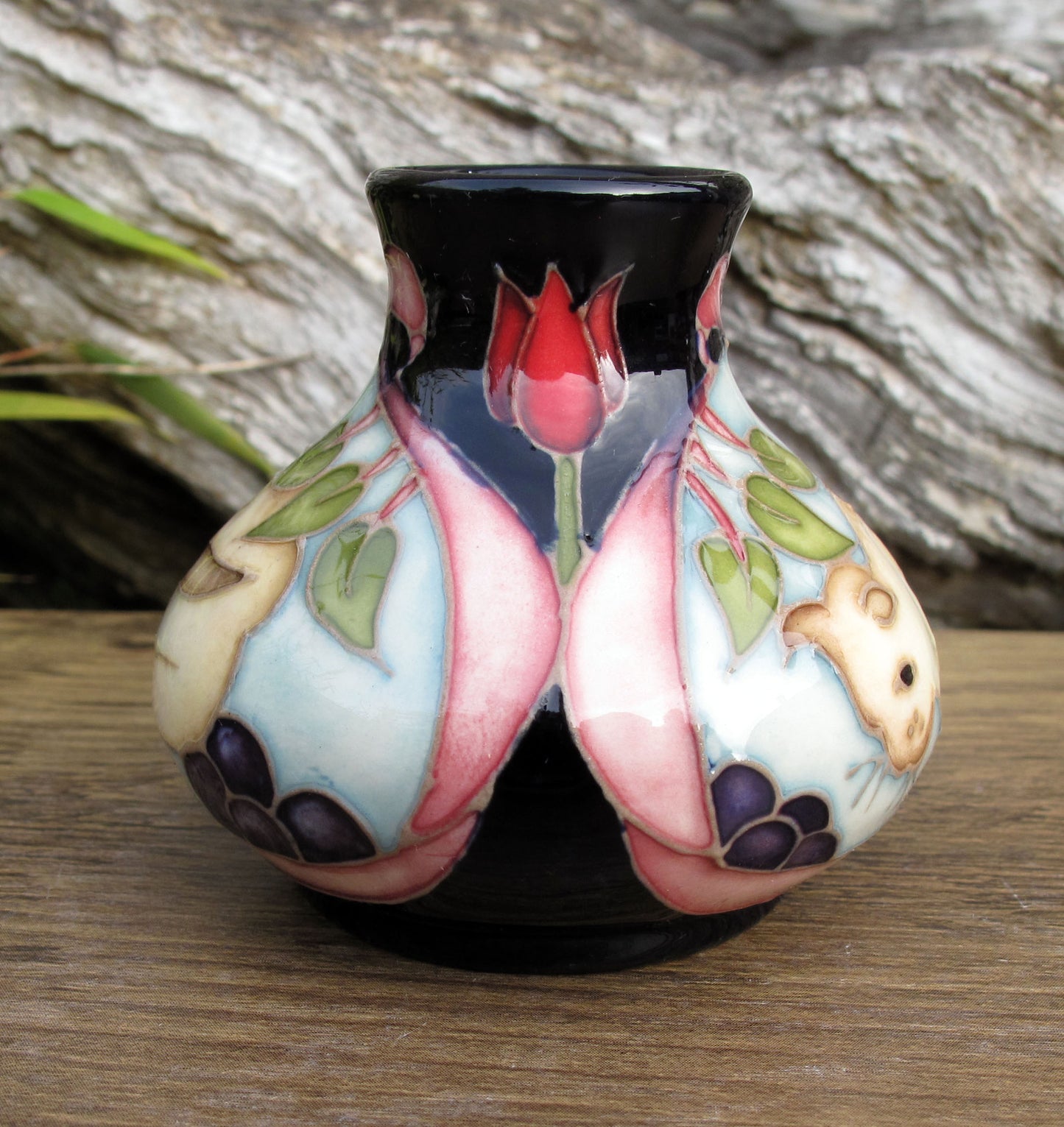 Moorcroft Exquisite LOVE LITTLE KITTY Miniature Vase 32/2 Retail Price £228