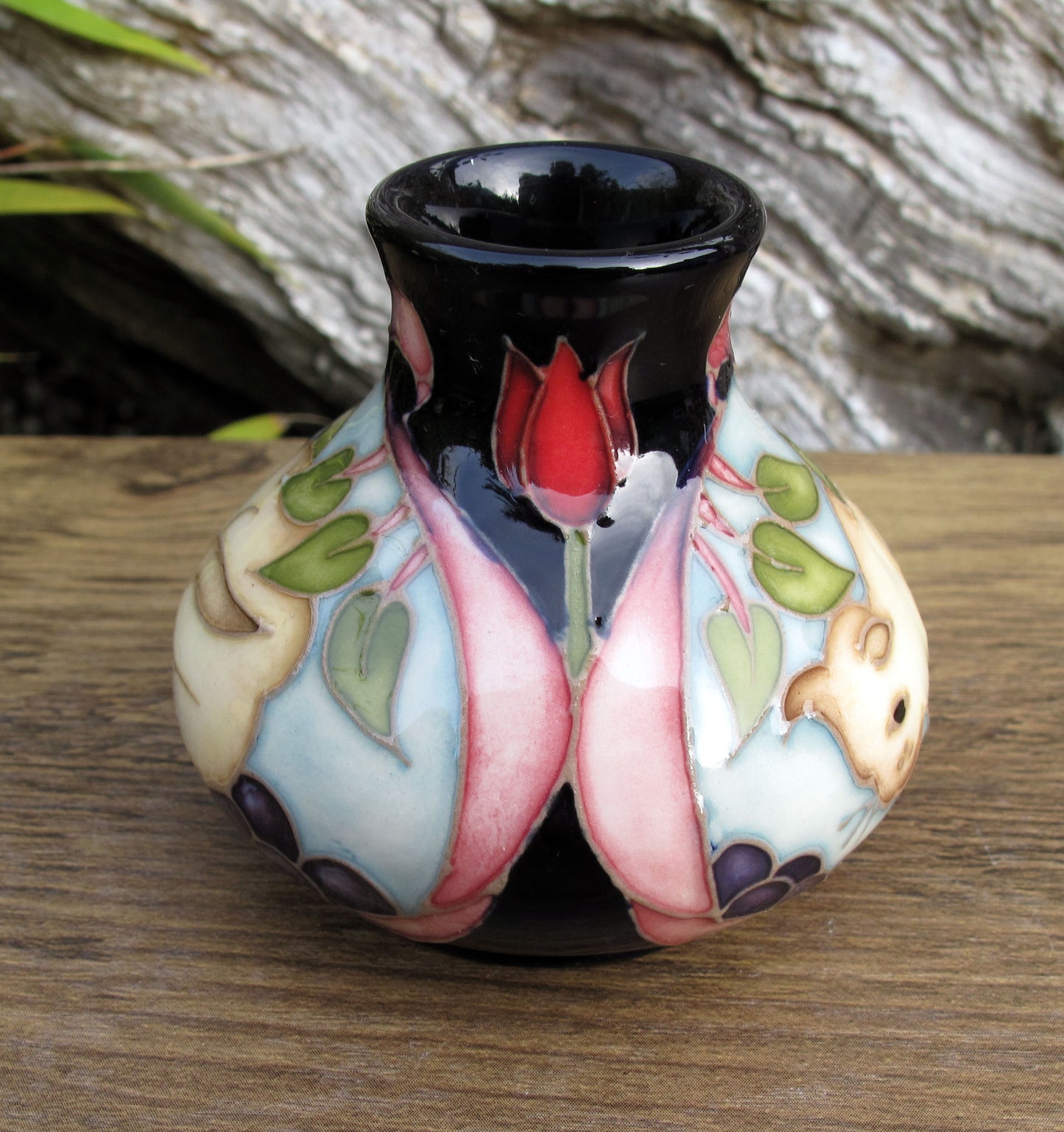Moorcroft Exquisite LOVE LITTLE KITTY Miniature Vase 32/2 Retail Price £228