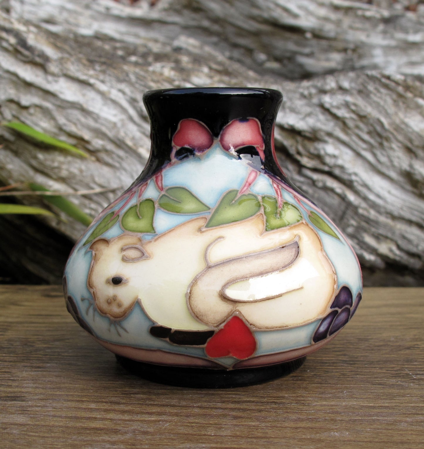 Moorcroft Exquisite LOVE LITTLE KITTY Miniature Vase 32/2 Retail Price £228