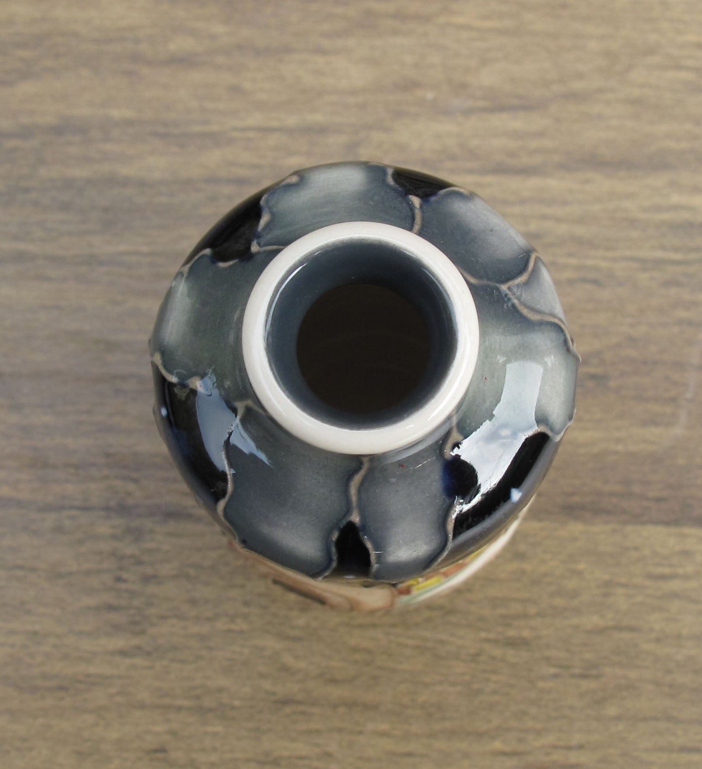 Moorcroft SNOW CHIMNEYS Miniature Vase Shape 98/2 Retail Price £235 Bottle Ovens