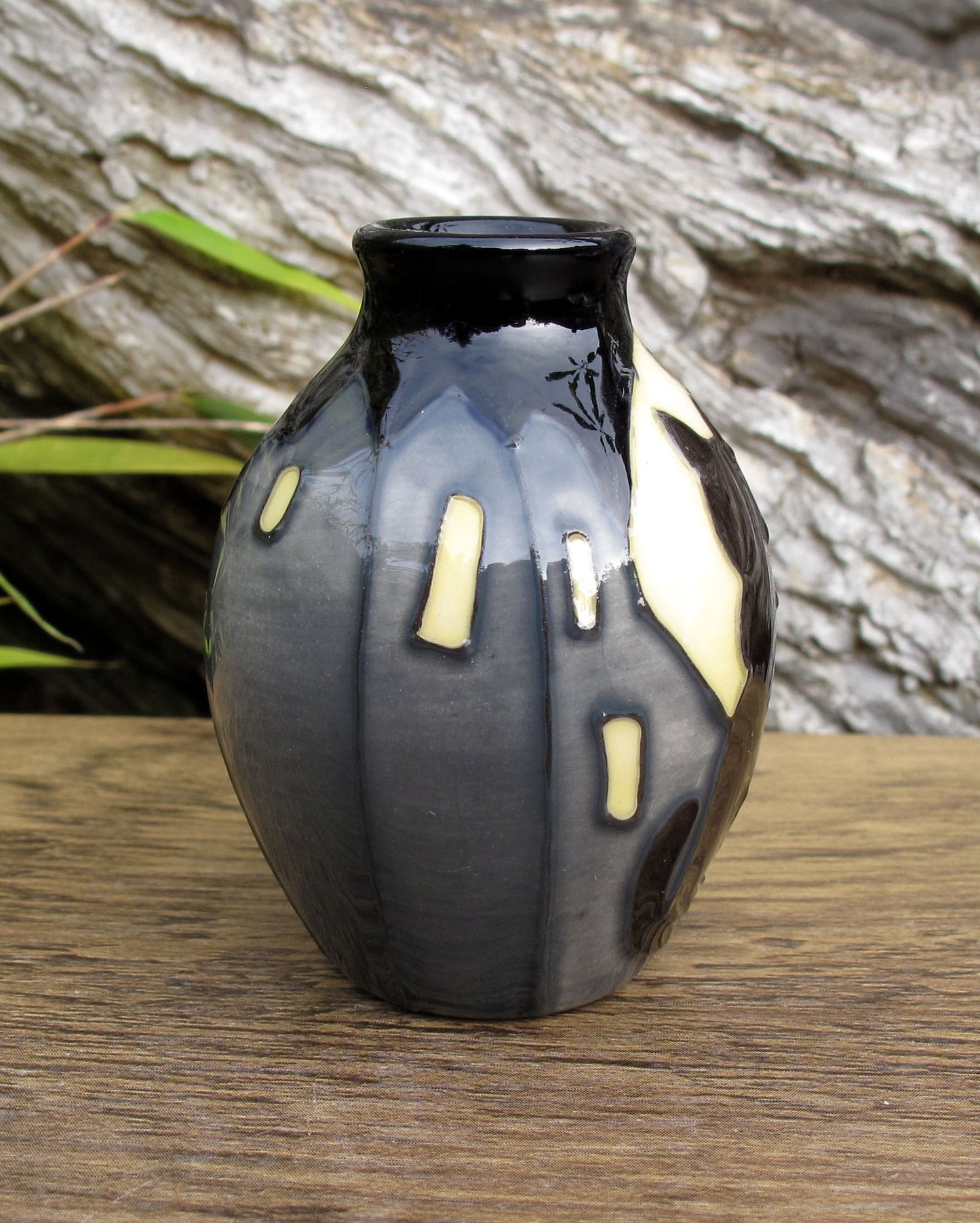 Moorcroft Exquisite CONFRERE Miniature vase Shape 3/2 Retail Price £136 Cats