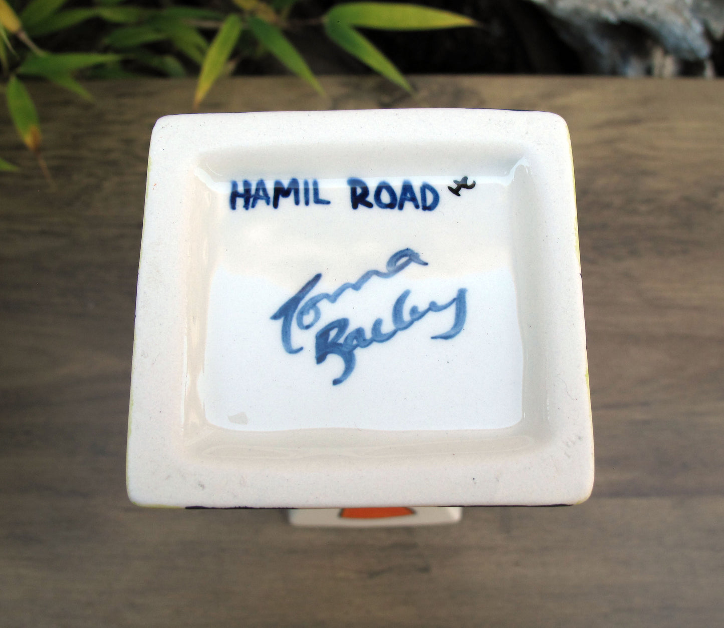 Lorna Bailey VERY RARE HAMIL ROAD TALL THIN VASE AVAILABLE OPEN DAY 28/10/2006