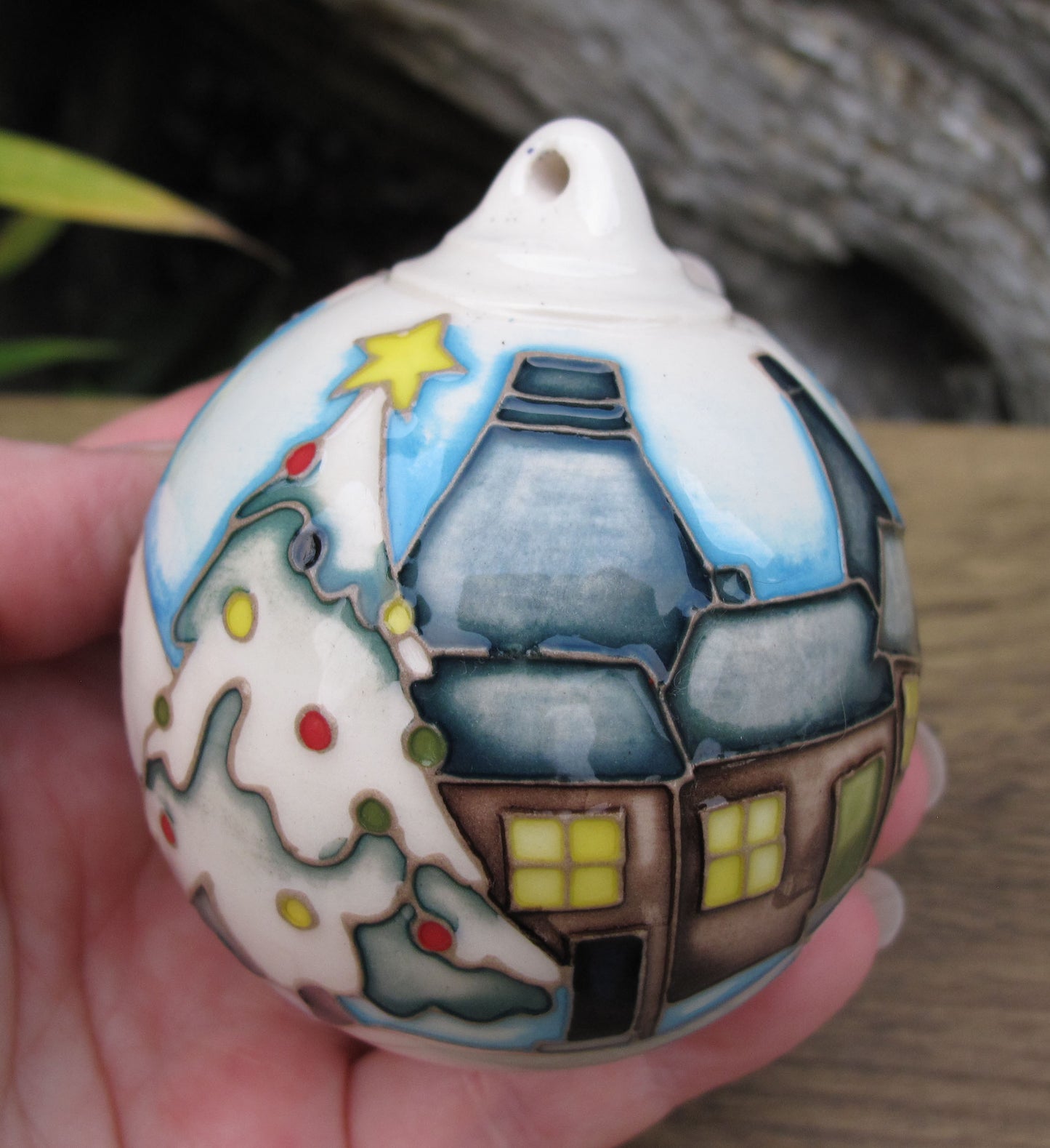 Moorcroft SNOWFALL BAUBLE 2024 Retail Price £265 Christmas Tree Decoration