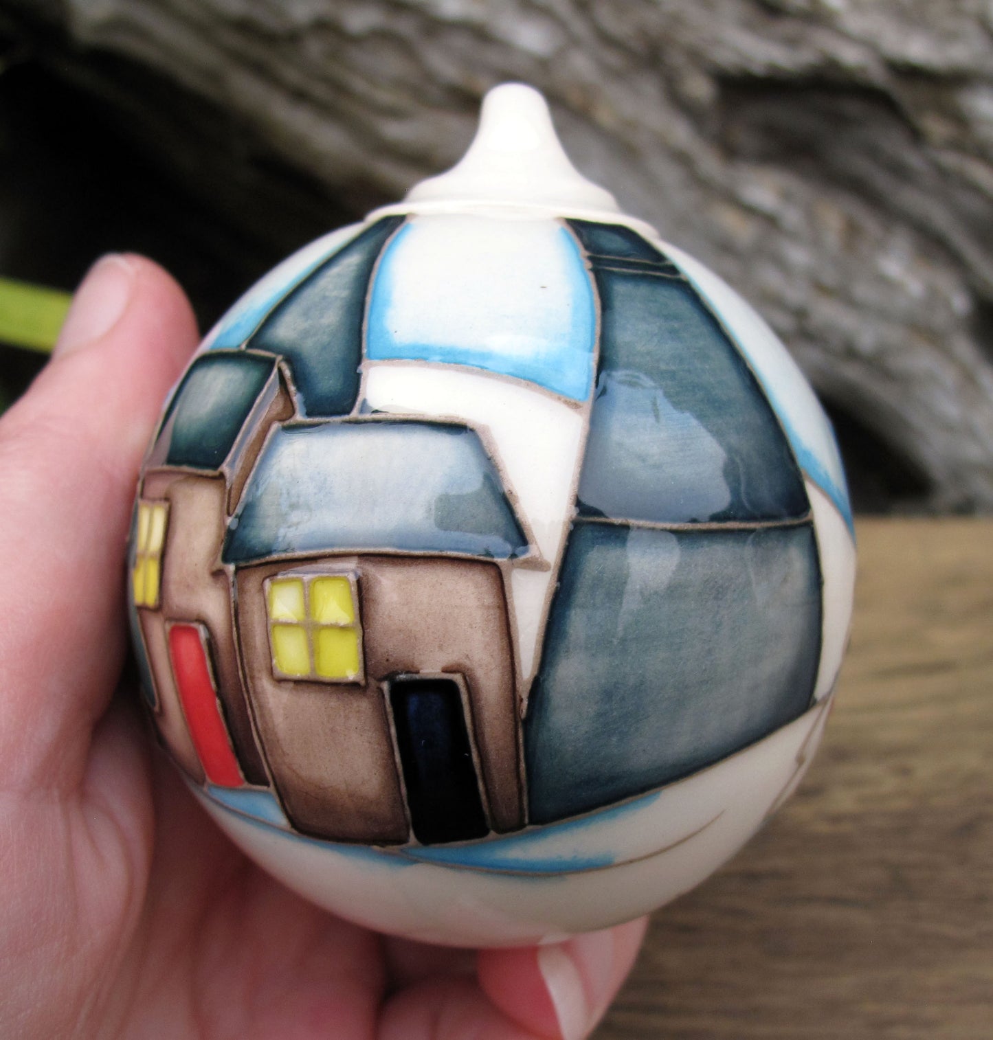 Moorcroft SNOWFALL BAUBLE 2024 Retail Price £265 Christmas Tree Decoration