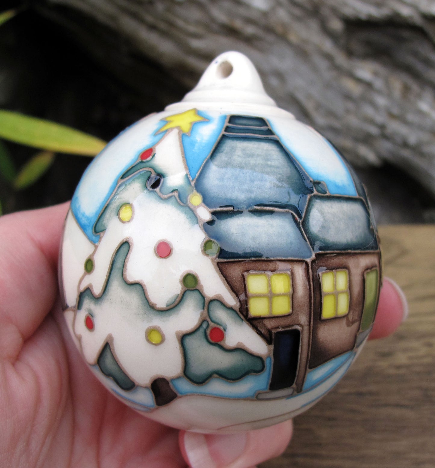 Moorcroft SNOWFALL BAUBLE 2024 Retail Price £265 Christmas Tree Decoration