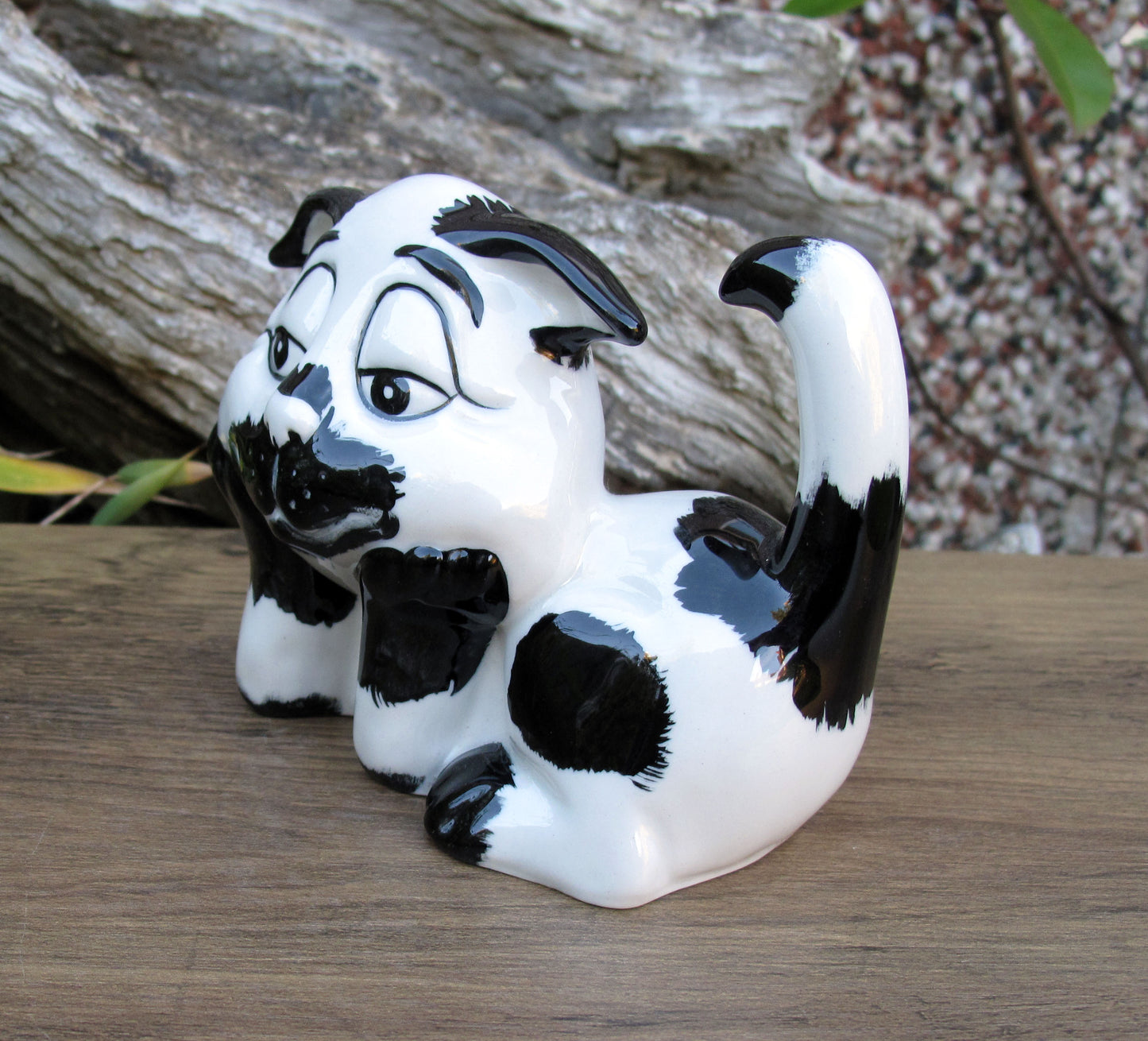 Lorna Bailey SMUG the Cat Jan 2003 ( Reference in Catalogue Book page 88 )