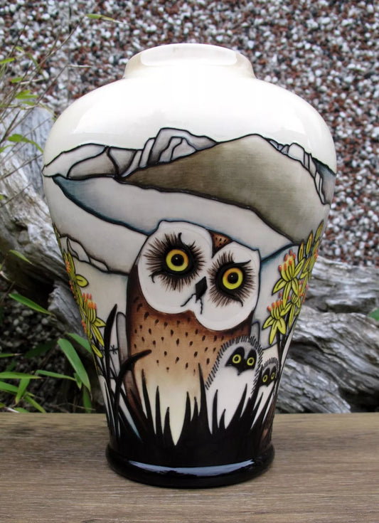 Moorcroft VERY RARE SHORT EARED OWL Vase 576/9 Trial 2.10.23 Retail Price £1545