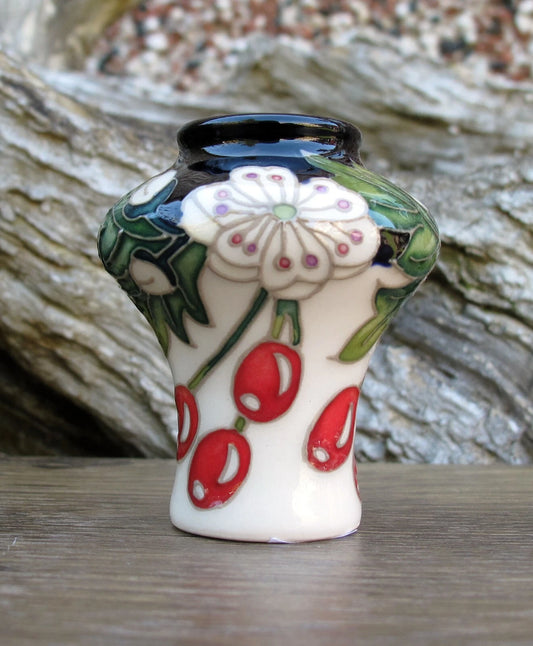 Moorcroft HAWTHORN HAWS Vase 10/2 Retail Price £198 November Monthly Miniature