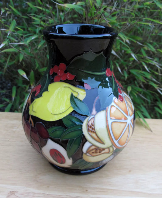 Moorcroft FIGGY PUDDING Vase 869/6 Numbered Edition Retail Price £645 Christmas
