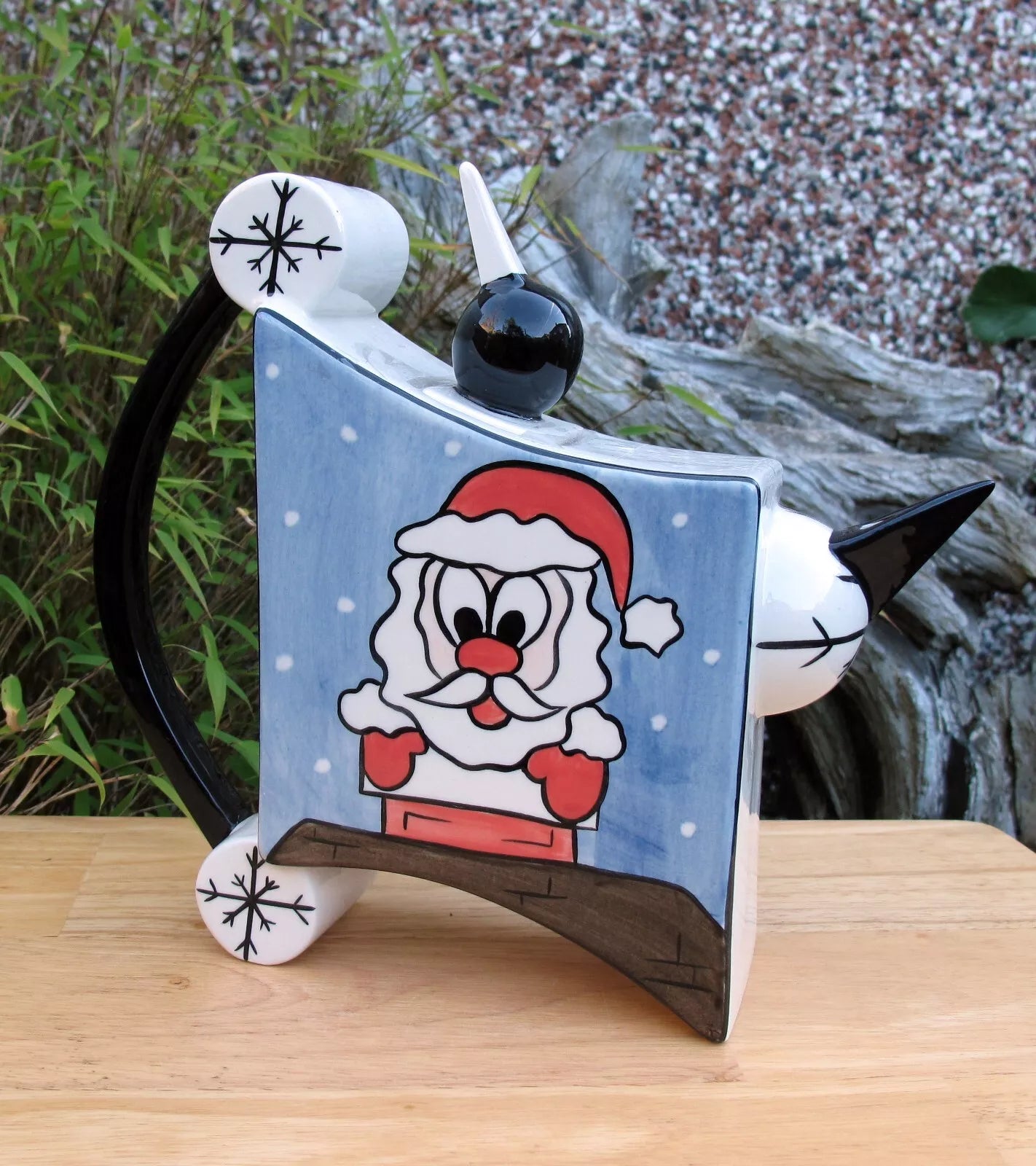 Lorna Bailey CHRISTMAS EVE CONCAVE TEAPOT Nov 2004 Santa ( Ref. New Millennium )