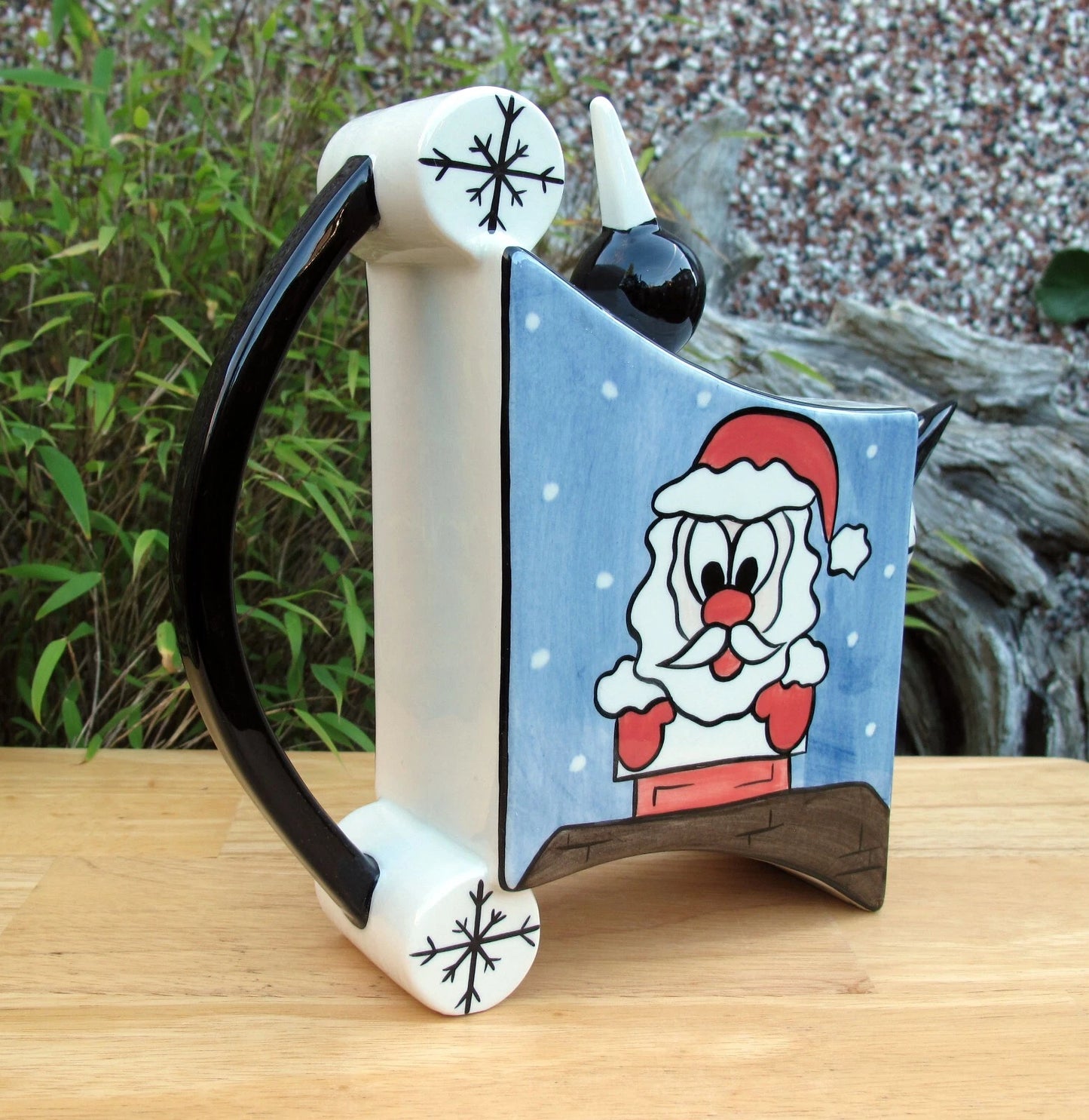 Lorna Bailey CHRISTMAS EVE CONCAVE TEAPOT Nov 2004 Santa ( Ref. New Millennium )