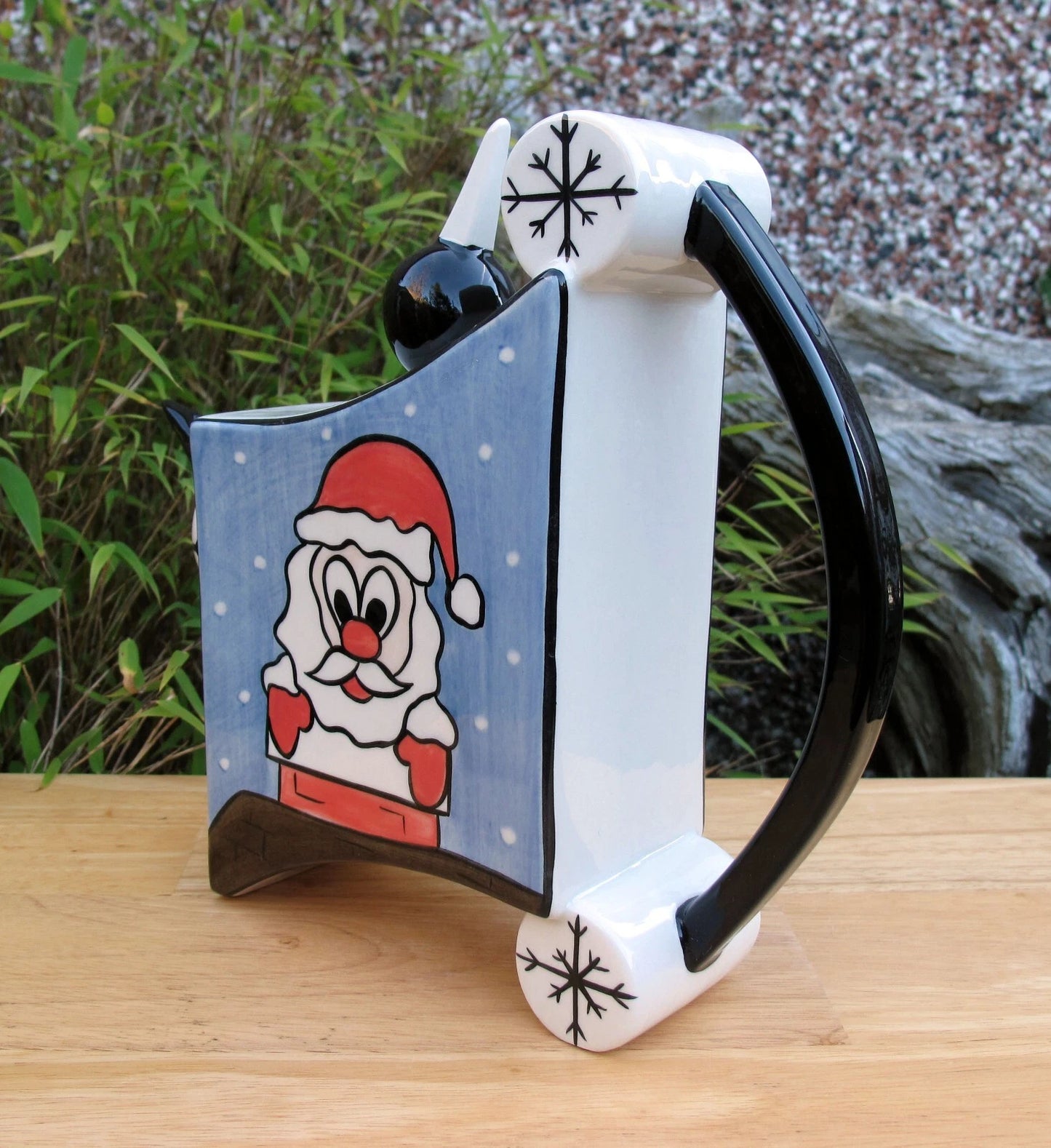Lorna Bailey CHRISTMAS EVE CONCAVE TEAPOT Nov 2004 Santa ( Ref. New Millennium )