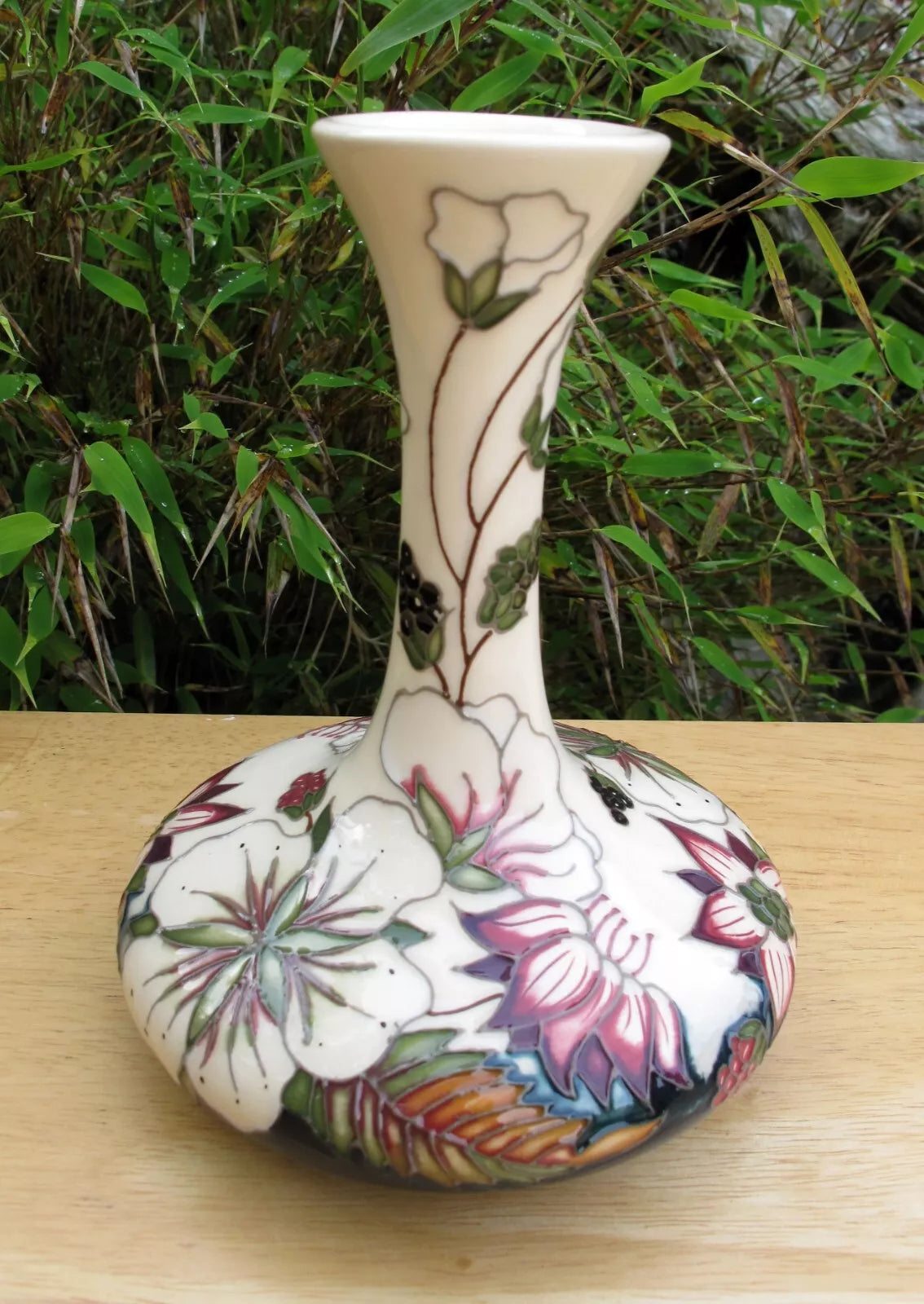 Moorcroft BRAMBLE REVISITED Vase shape 104/6 Retail Price £300 Alicia Amison