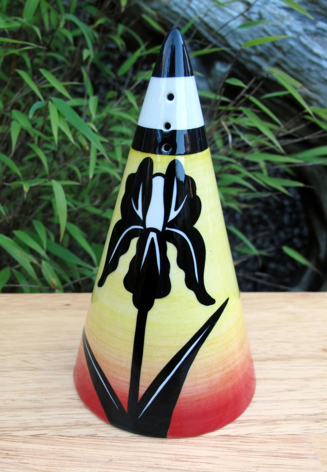 Lorna Bailey BLACK IRIS 38th Collectors Club Piece July 2007 Sugar Shaker sifter