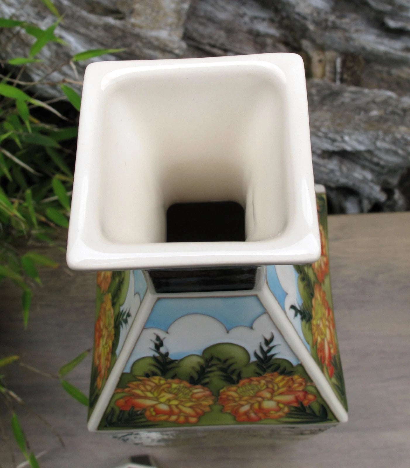 Moorcroft Rare OAST HOUSES Limited Edition 10/10 Vase 96/16 Retail Price £2915