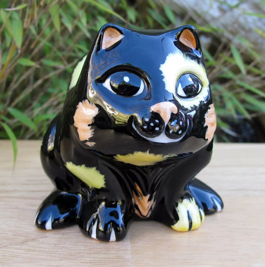 Lorna Bailey CAT EGG CUP Limited Edition 15/75 Aug 03 Reference Catalogue 2 Book