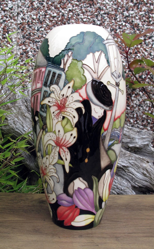 Moorcroft THE FLOWER SELLER Vase 101/12 Limited Edition 24/25 Retail Price £1595