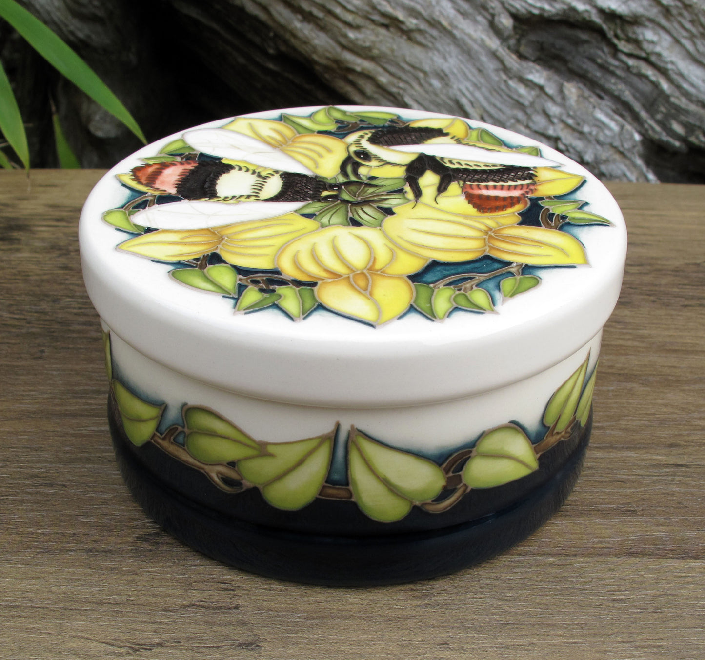 Moorcroft RSPB SHRILL CARDER BEE Lidded Box 125/4 Number 28. Retail Price £420