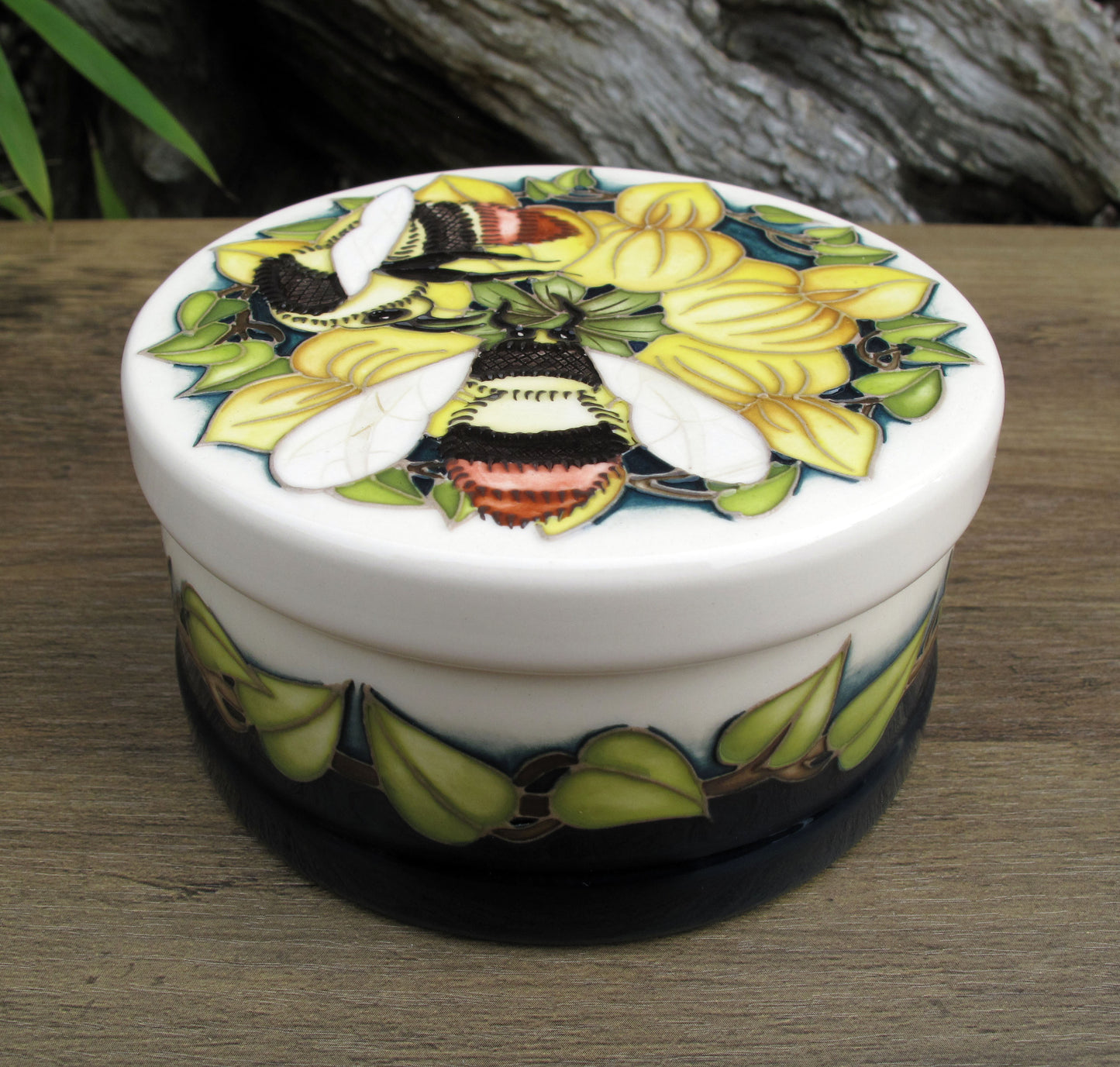 Moorcroft RSPB SHRILL CARDER BEE Lidded Box 125/4 Number 28. Retail Price £420