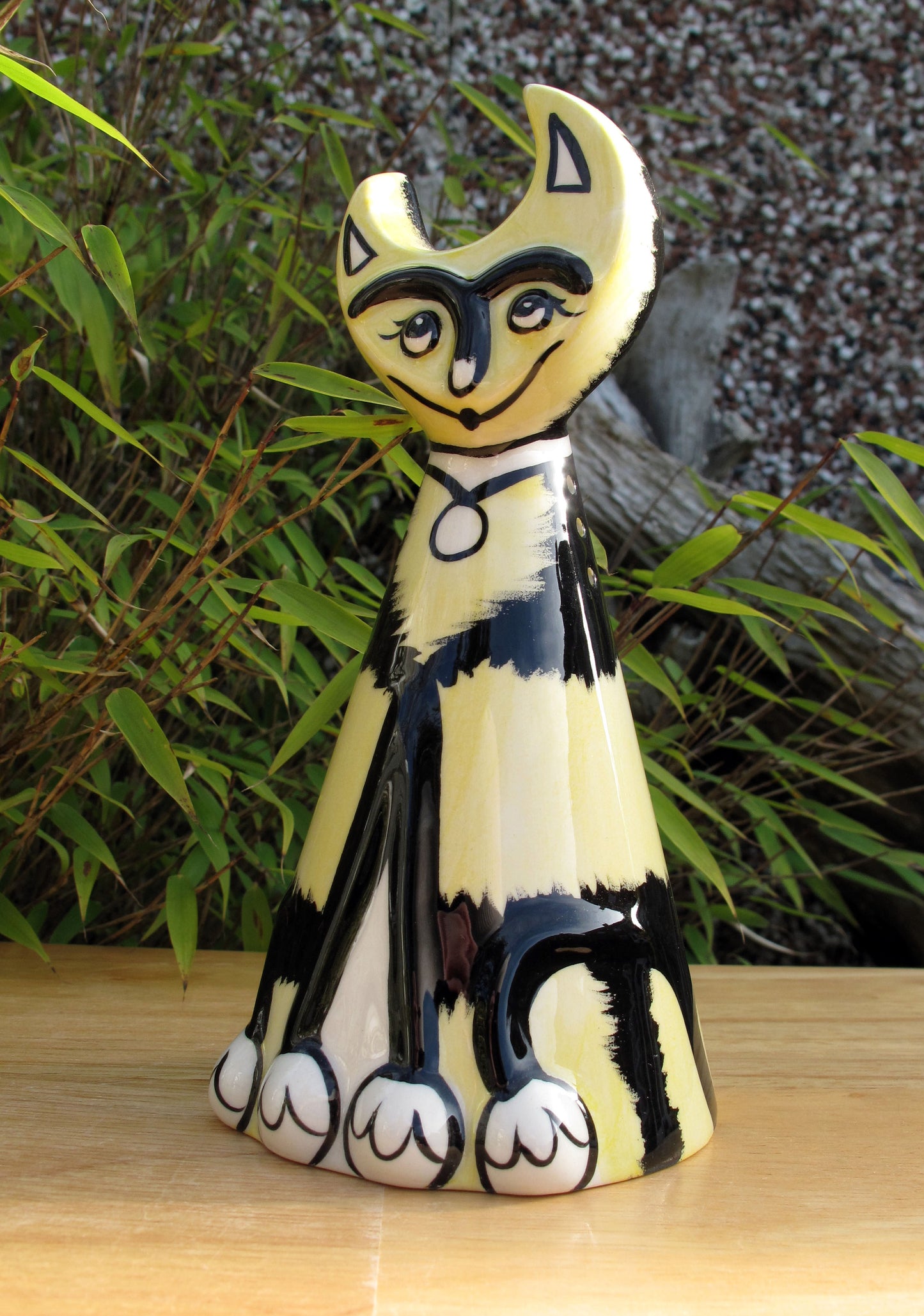 Lorna Bailey MOONY 16th Collectors Club Piece February 2005  Sugar Shaker Sifter