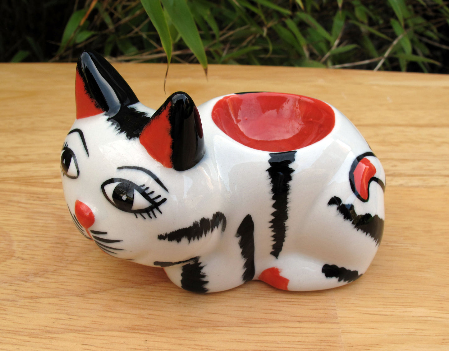 Lorna Bailey Female ( Queen ) Cat Egg Cup Limited Edition 11/100 Easter