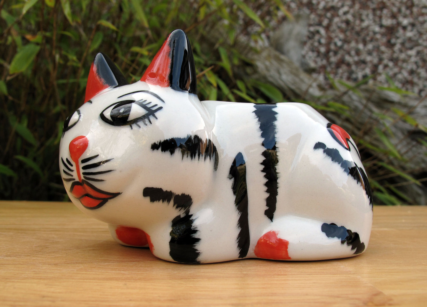 Lorna Bailey Female ( Queen ) Cat Egg Cup Limited Edition 11/100 Easter
