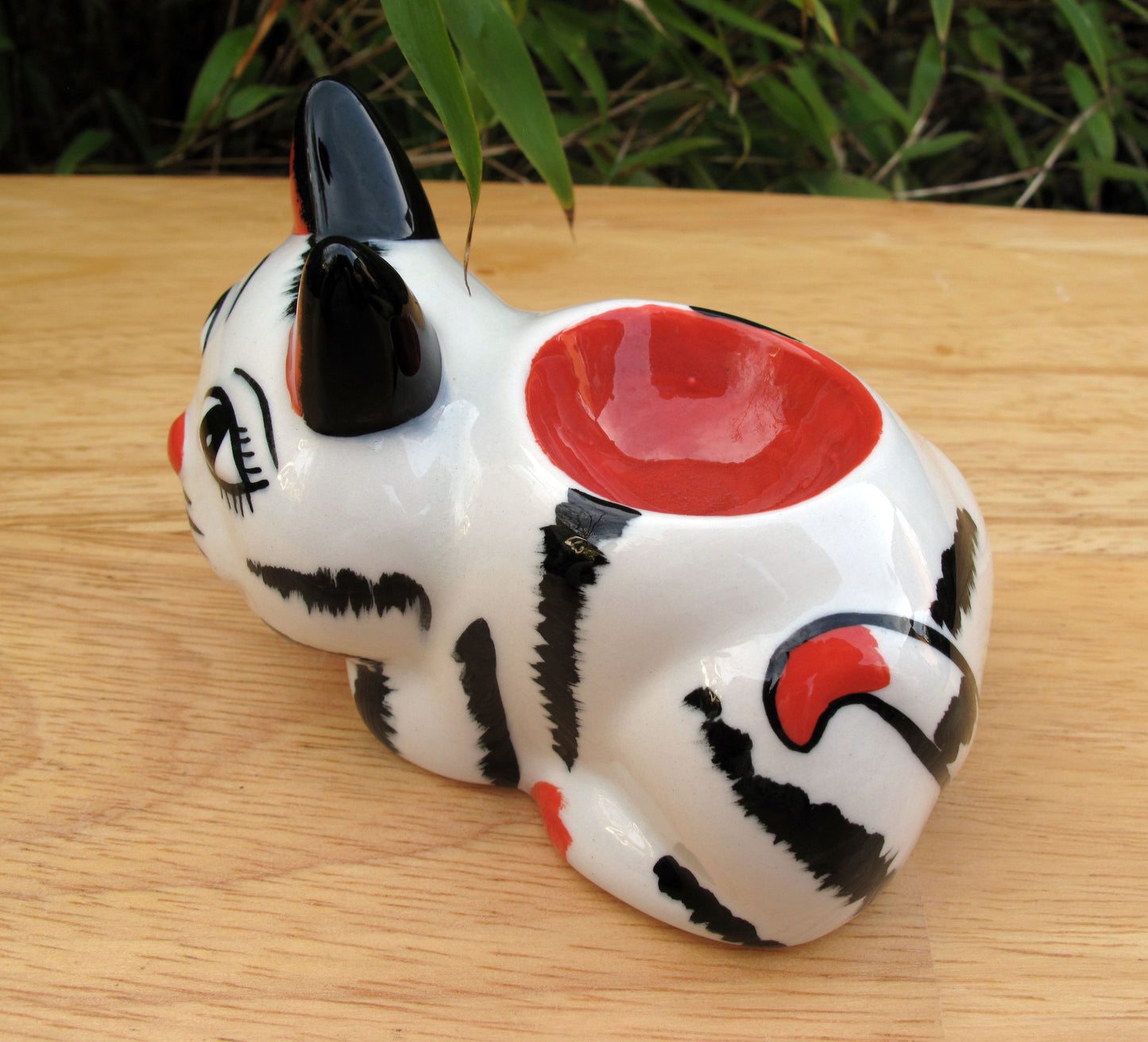 Lorna Bailey Female ( Queen ) Cat Egg Cup Limited Edition 11/100 Easter