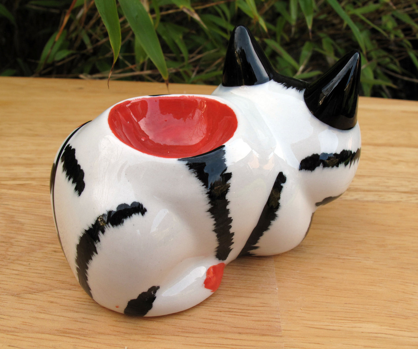 Lorna Bailey Female ( Queen ) Cat Egg Cup Limited Edition 11/100 Easter