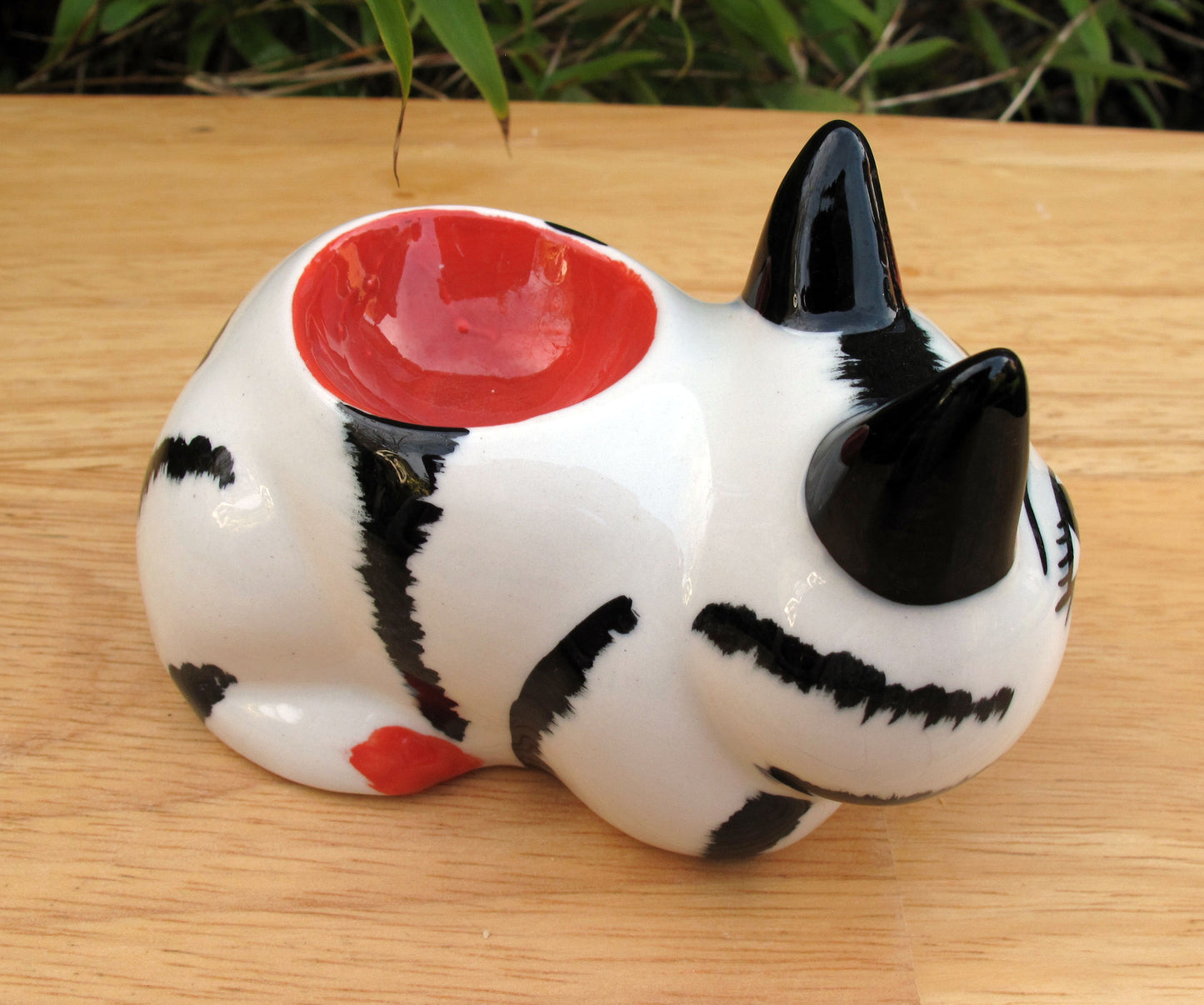 Lorna Bailey Female ( Queen ) Cat Egg Cup Limited Edition 11/100 Easter