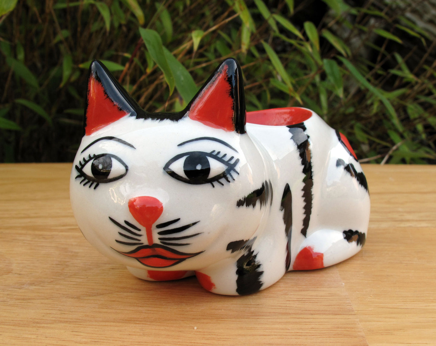 Lorna Bailey Female ( Queen ) Cat Egg Cup Limited Edition 11/100 Easter