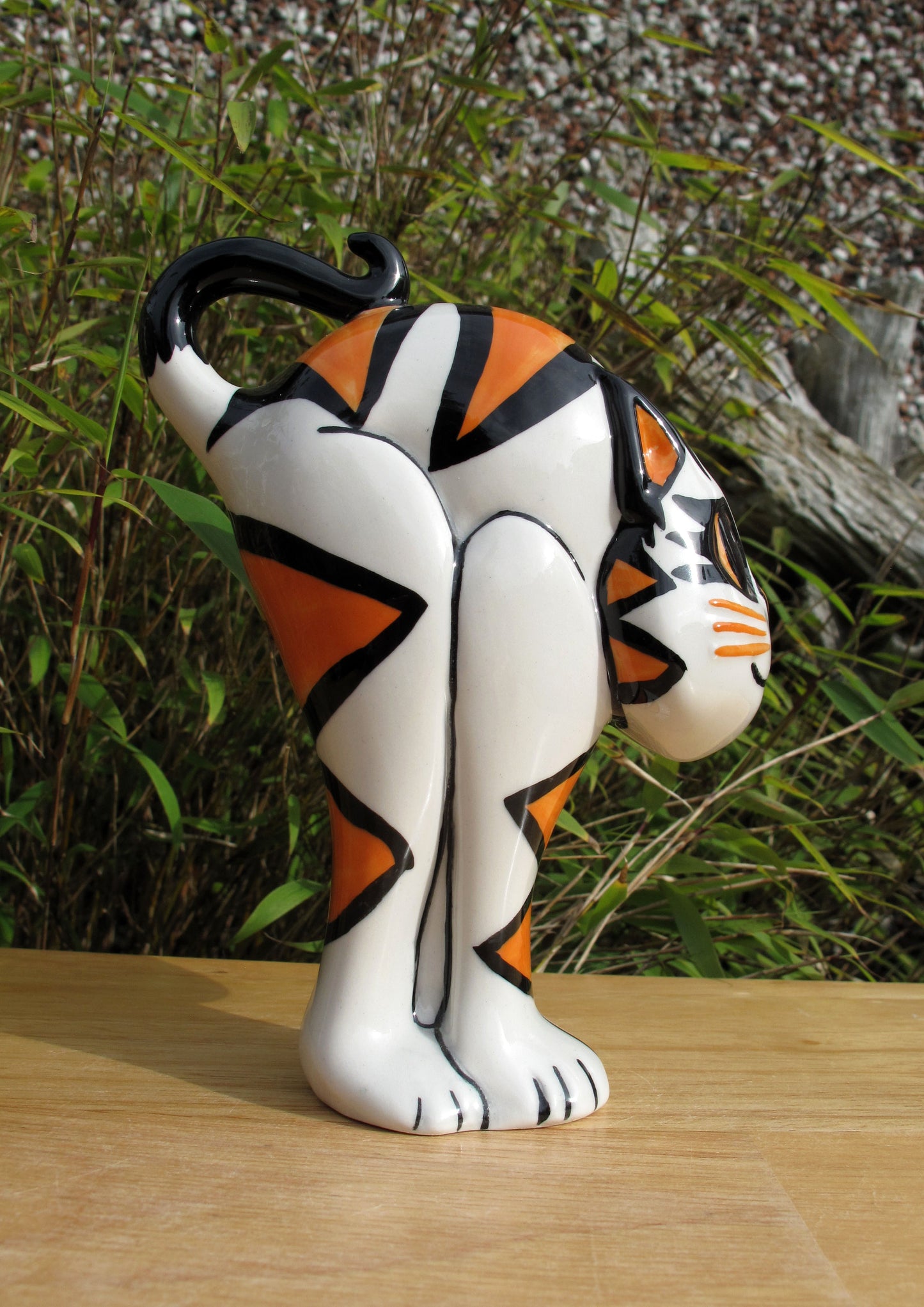 Lorna Bailey OGGY the Cat Feb 2003 ( Reference in Catalogue 2 Book page 43 )